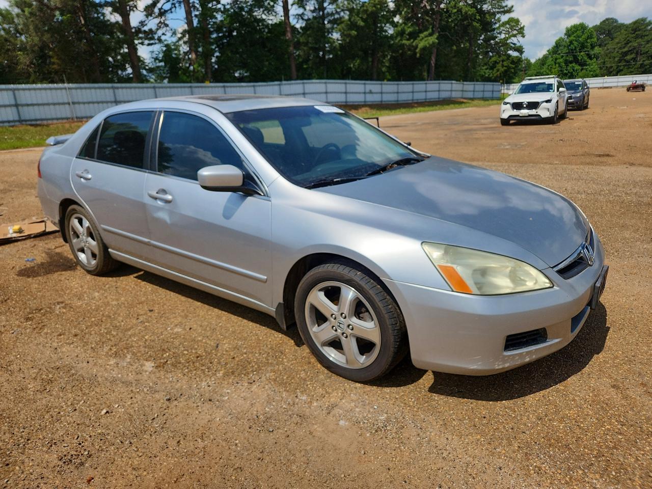 2007 Honda Accord Silver vin: 1HGCM66577A078773