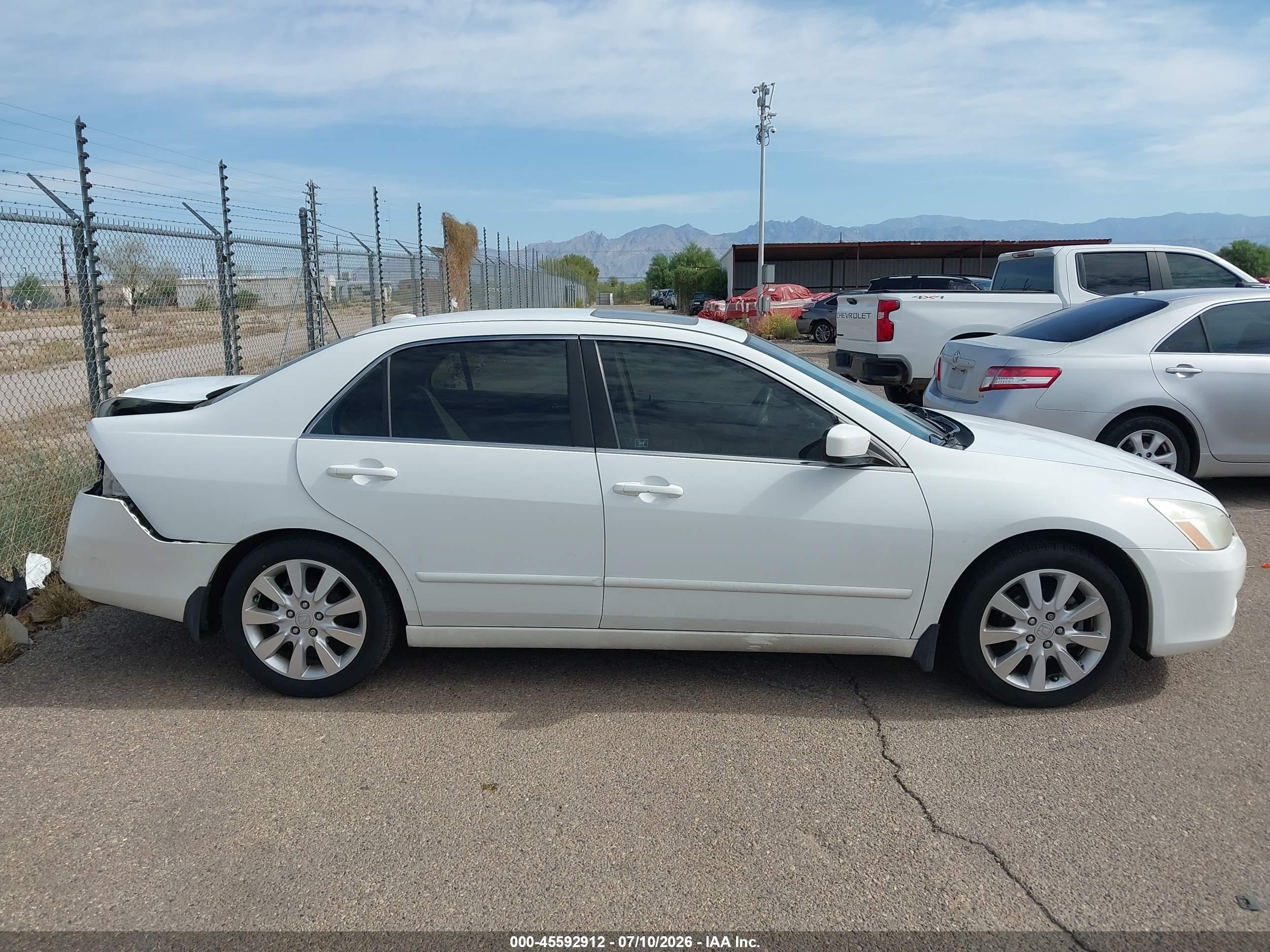2006 Honda Accord 3.0 Ex White vin: 1HGCM66586A047093