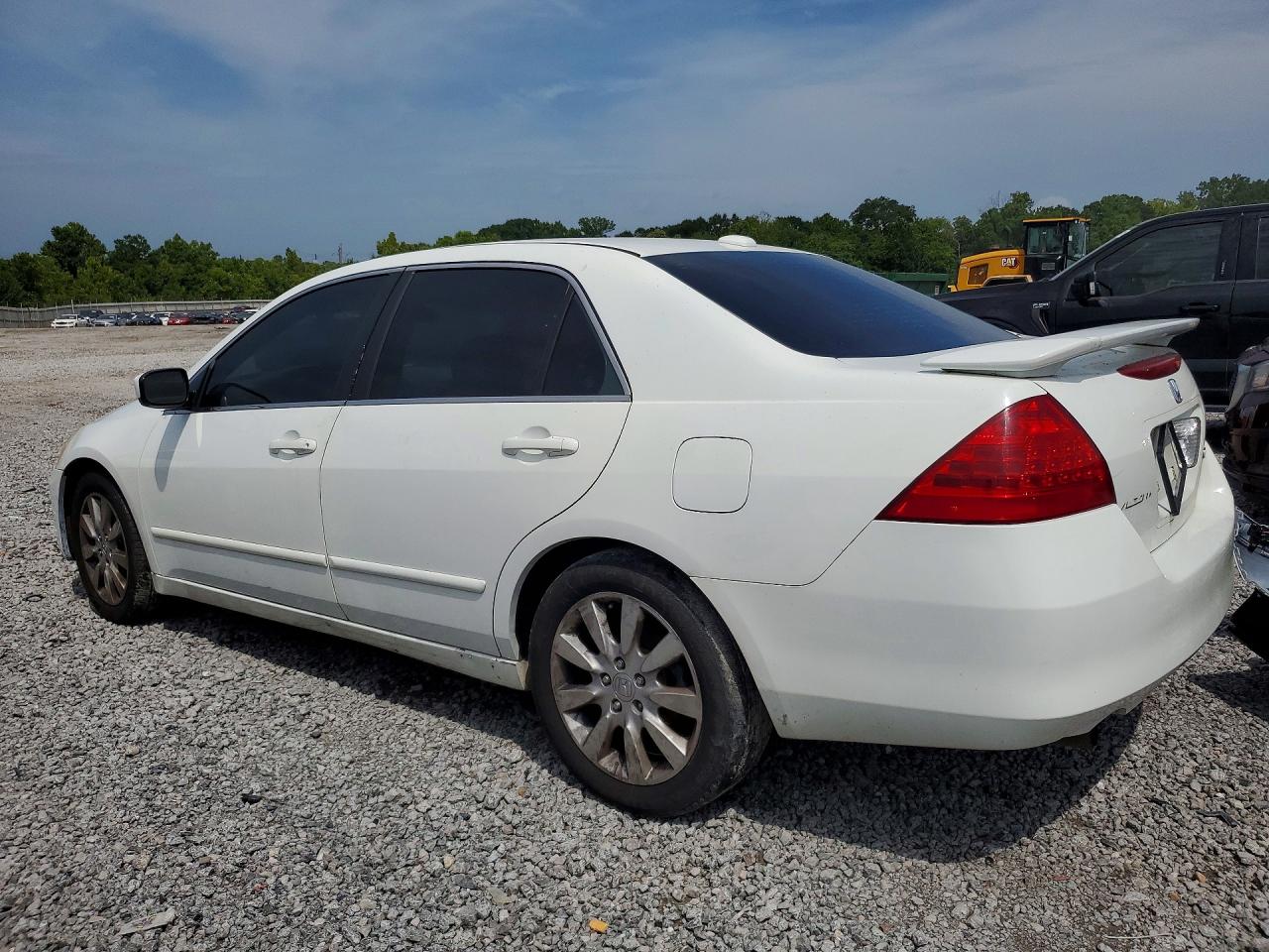 2007 Honda Accord Sedan White vin: 1HGCM66587A100683
