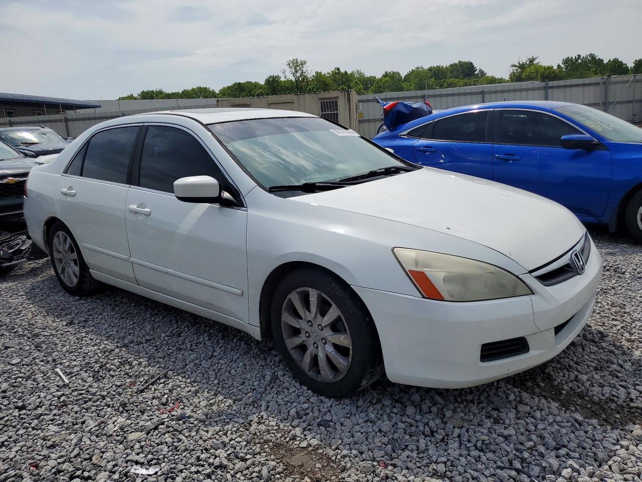 2007 Honda Accord Sedan White vin: 1HGCM66587A100683