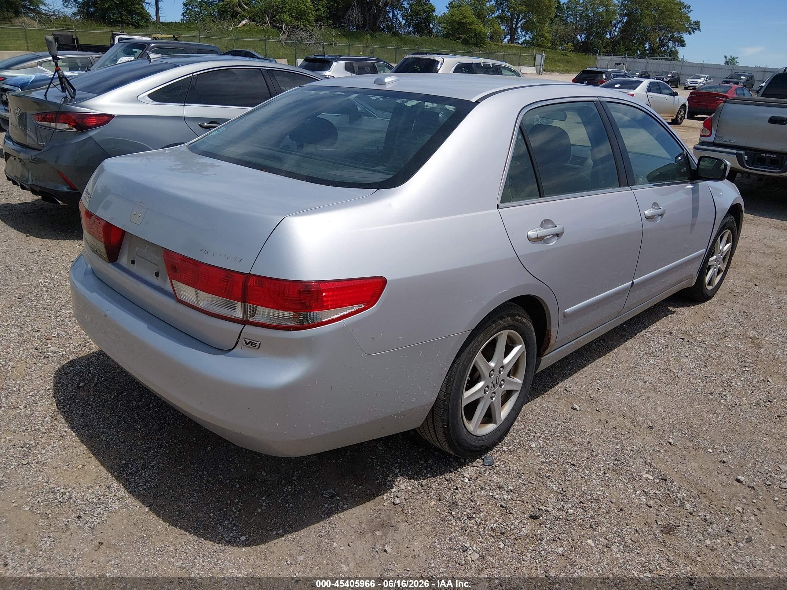 2004 Honda Accord 3.0 Ex Серебряный vin: 1HGCM66594A018912