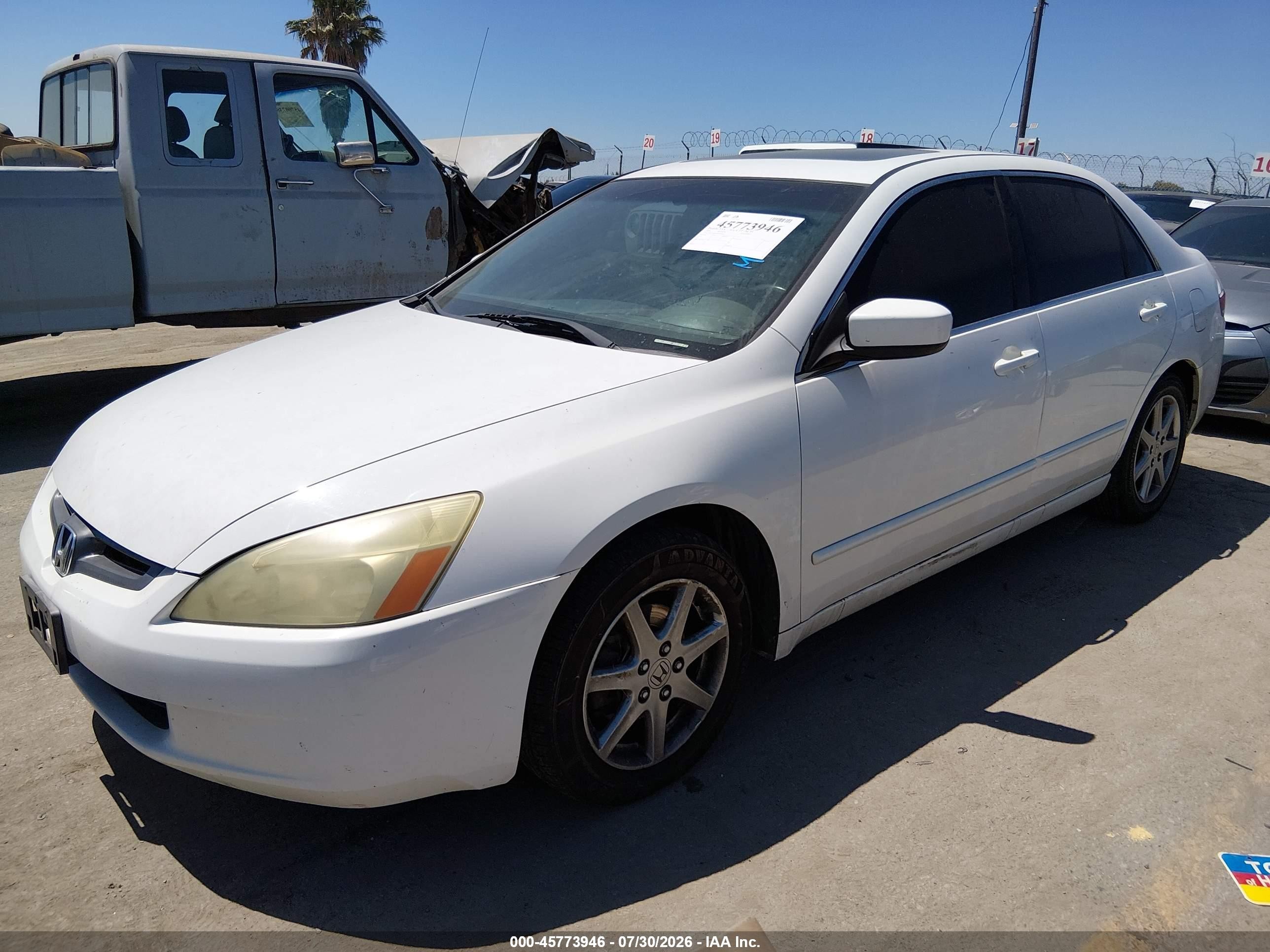 2004 Honda Accord 3.0 Ex White vin: 1HGCM66594A044832