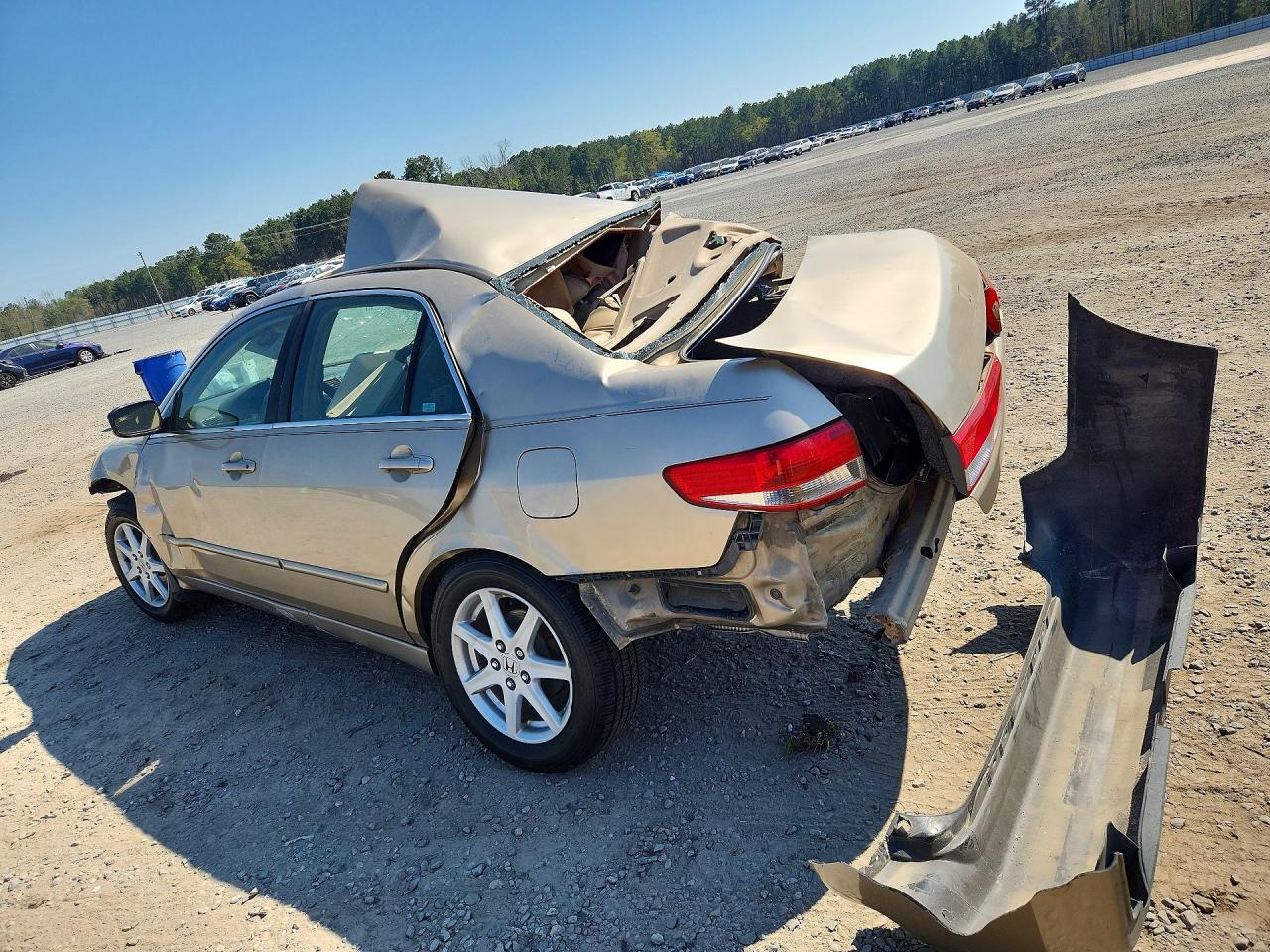 2003 Honda Accord Gold vin: 1HGCM665X3A101960
