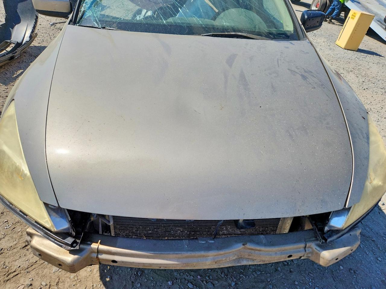 2003 Honda Accord Gold vin: 1HGCM665X3A101960