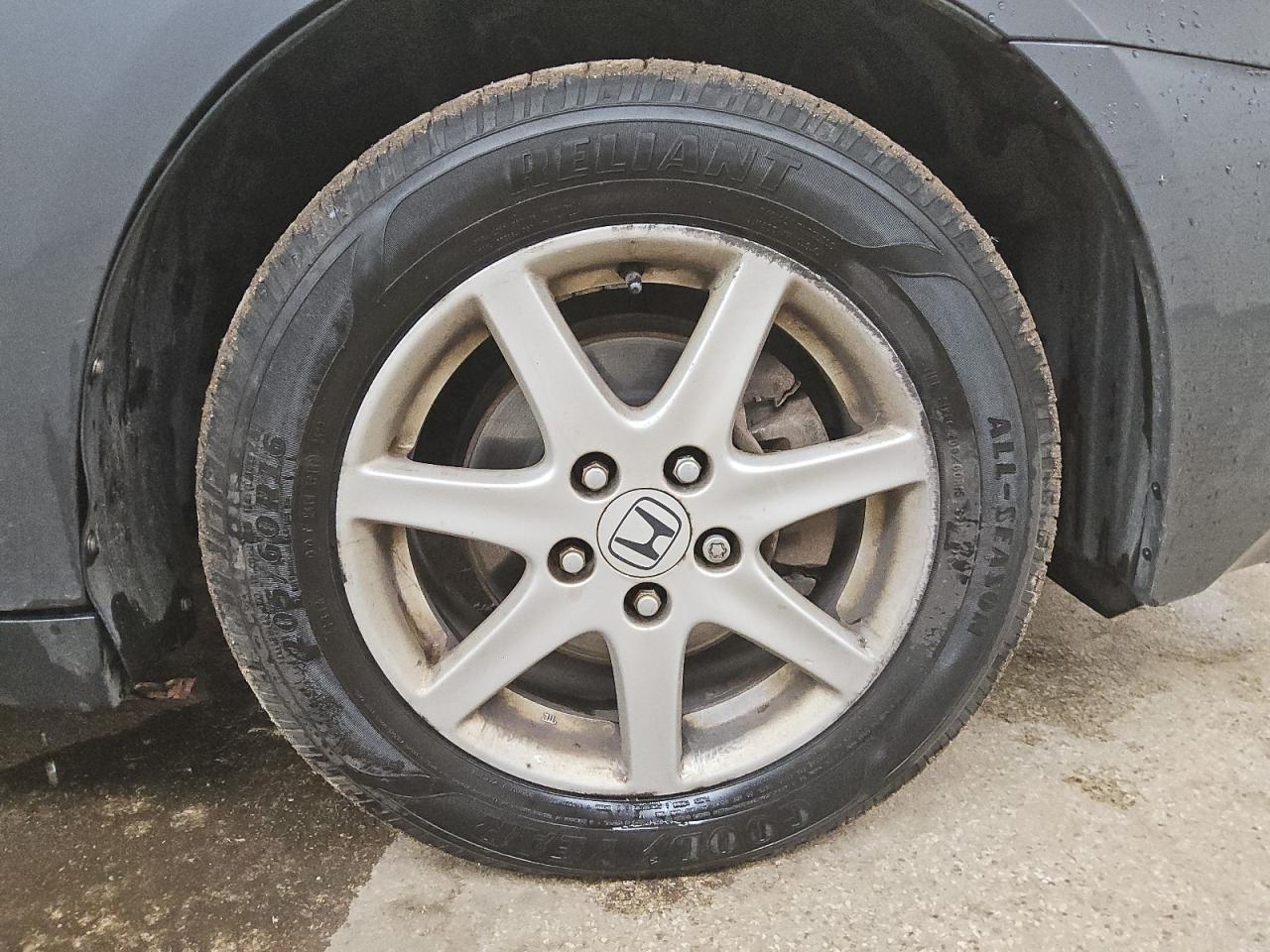 2004 Honda Accord Ex Gray vin: 1HGCM665X4A068573 Damage: Left Rear Wheel, Curb Rash, > 12 Inches