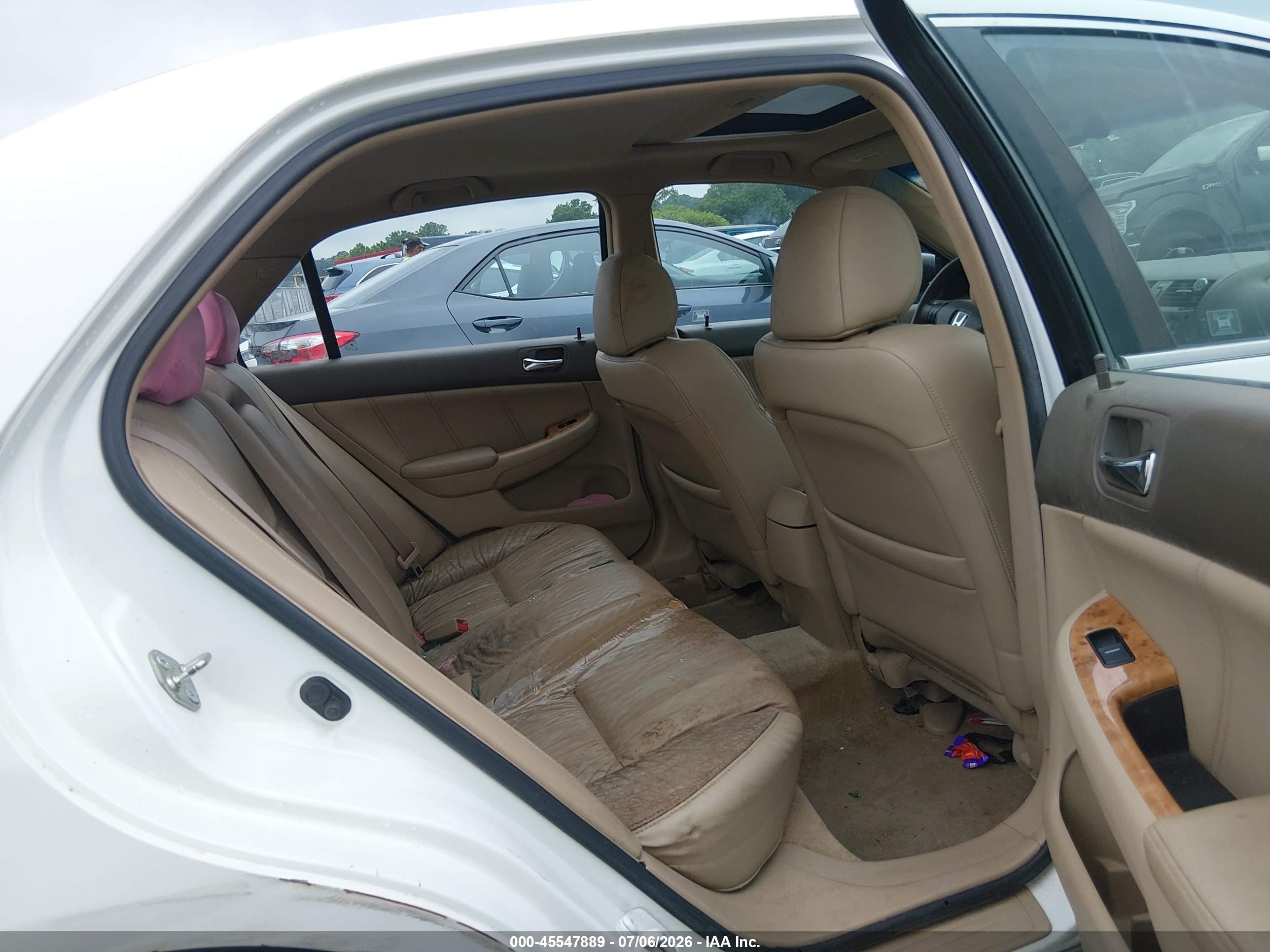 2005 Honda Accord 3.0 Ex White vin: 1HGCM665X5A047532
