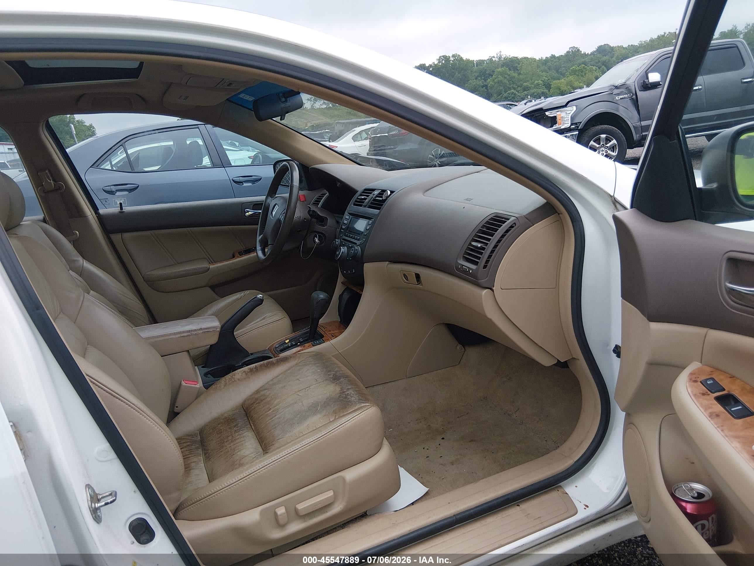 2005 Honda Accord 3.0 Ex White vin: 1HGCM665X5A047532