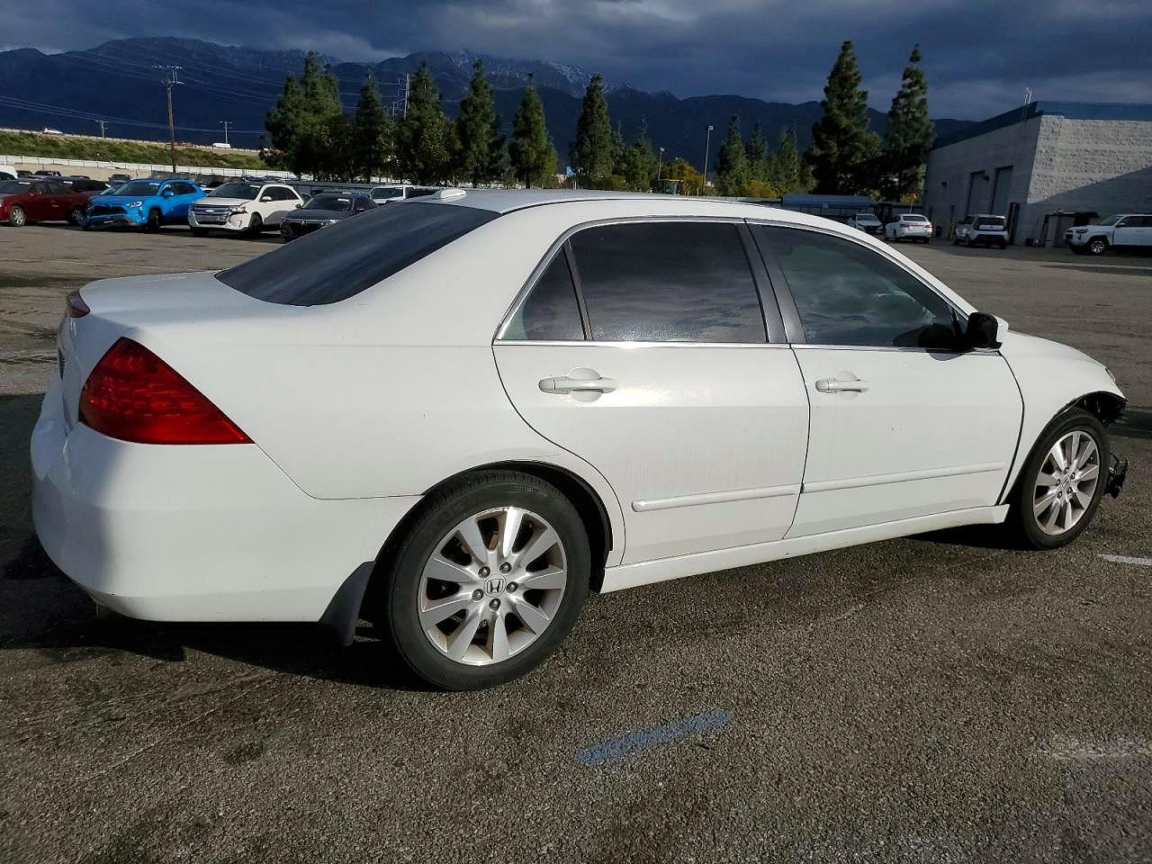 2007 Honda Accord Ex White vin: 1HGCM665X7A039370
