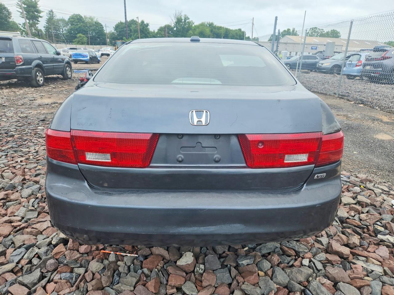 2005 Honda Accord Gray vin: 1HGCM66825A001039