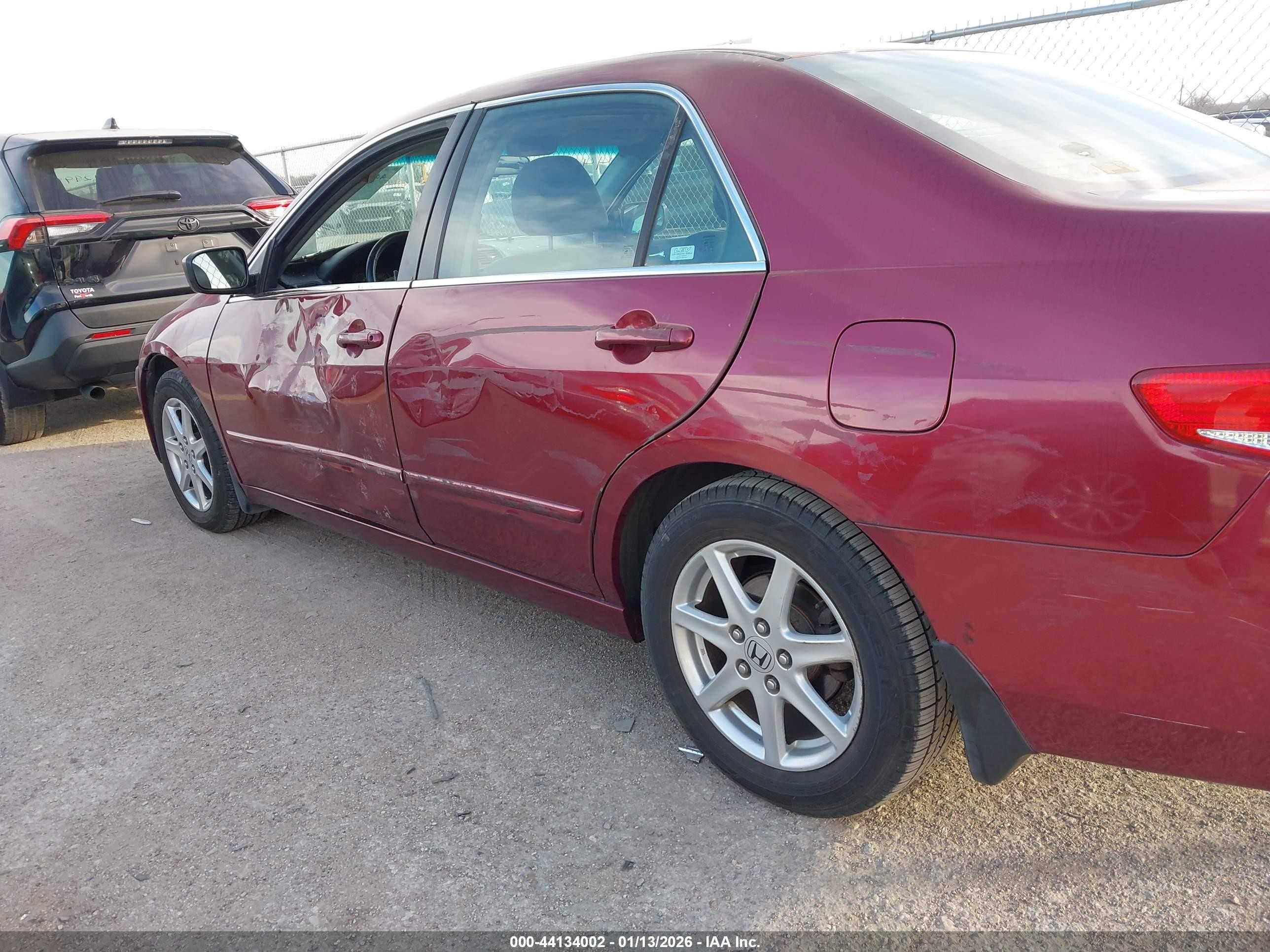 2003 Honda Accord Sdn Ex Burgundy vin: 1HGCM66843A088505