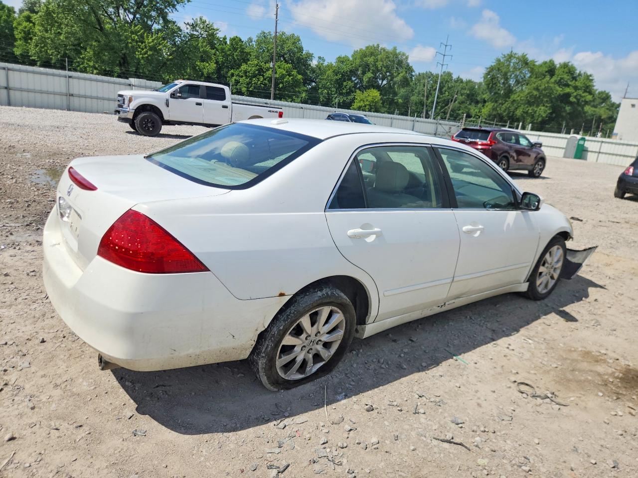 2007 Honda Accord White vin: 1HGCM66867A017988