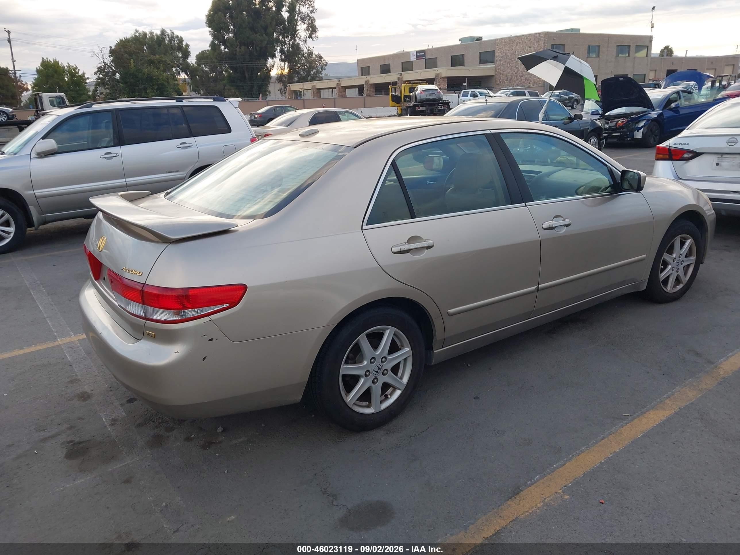 2004 Honda Accord 3.0 Ex Бежевый vin: 1HGCM66894A100827