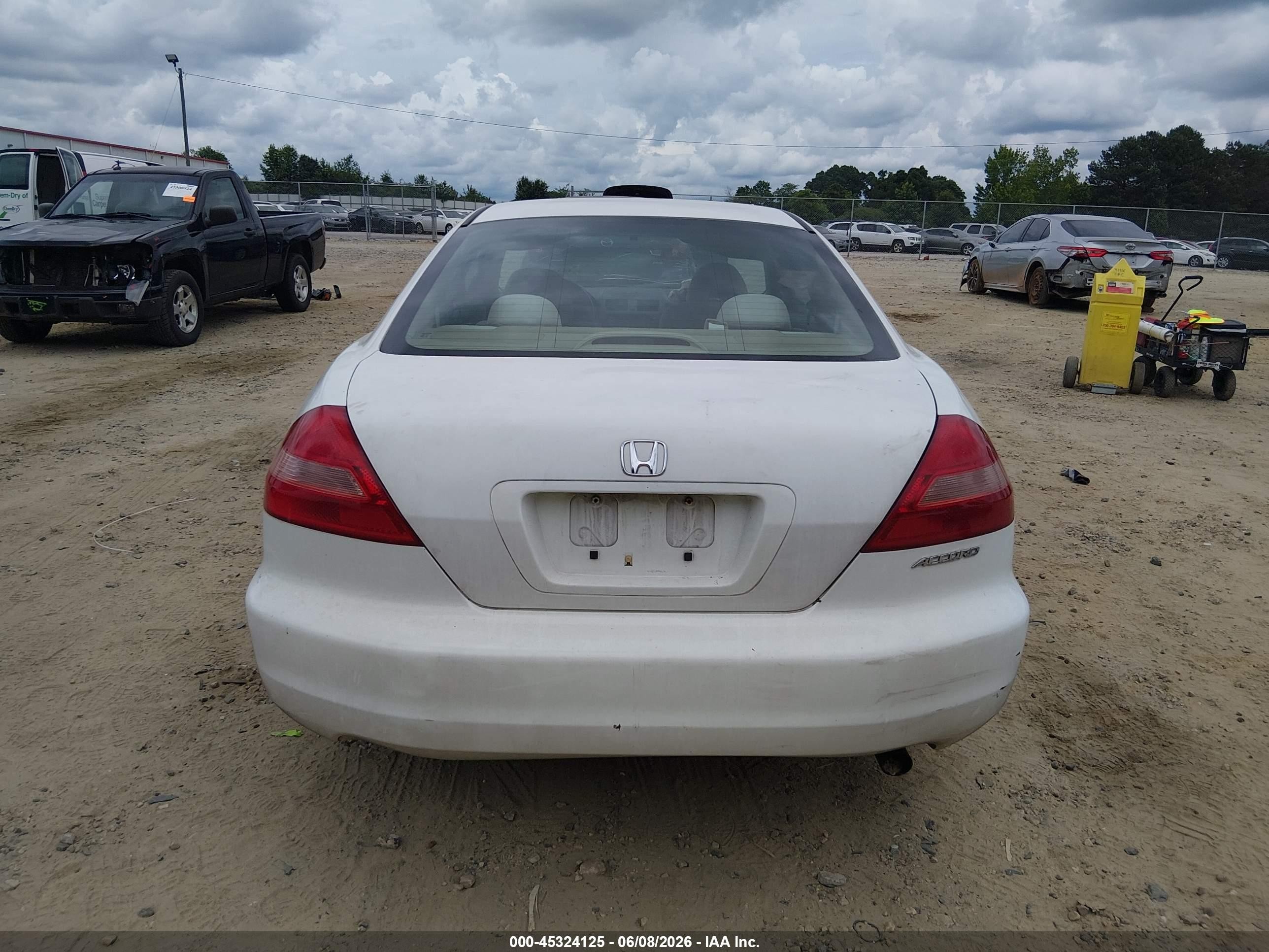2003 Honda Accord 2.4 Lx White vin: 1HGCM722X3A016313