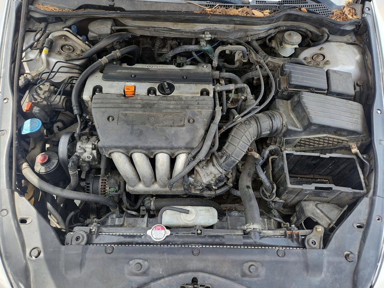 2004 Honda Accord Lx Silver vin: 1HGCM722X4A005202