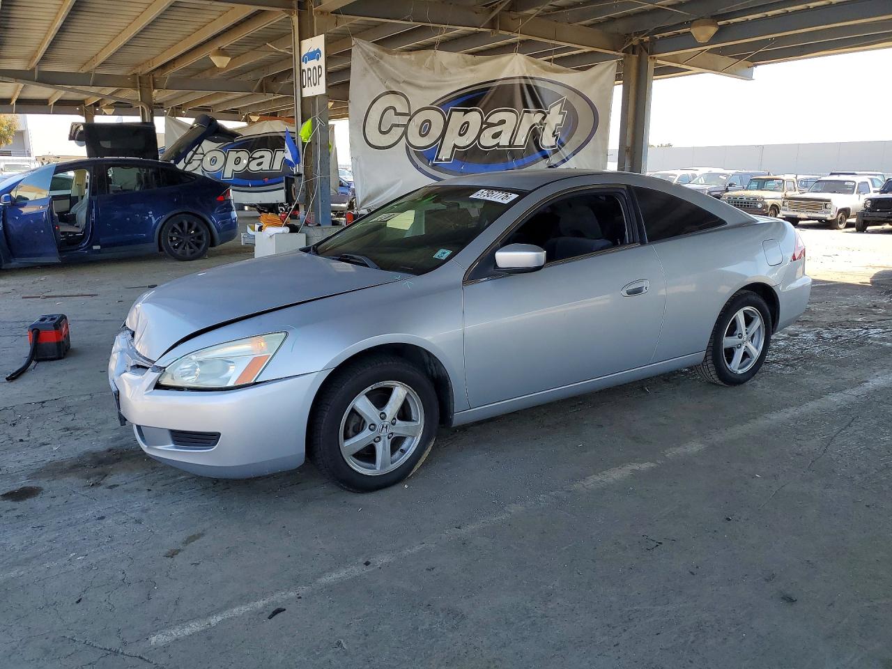 2005 Honda Accord Lx Silver vin: 1HGCM72505A021940