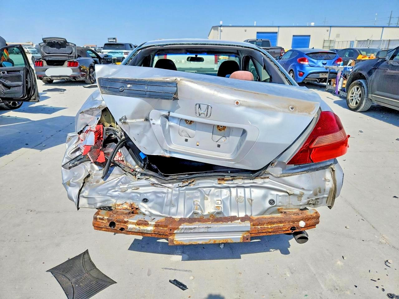 2005 Honda Accord Lx Silver vin: 1HGCM72555A027832