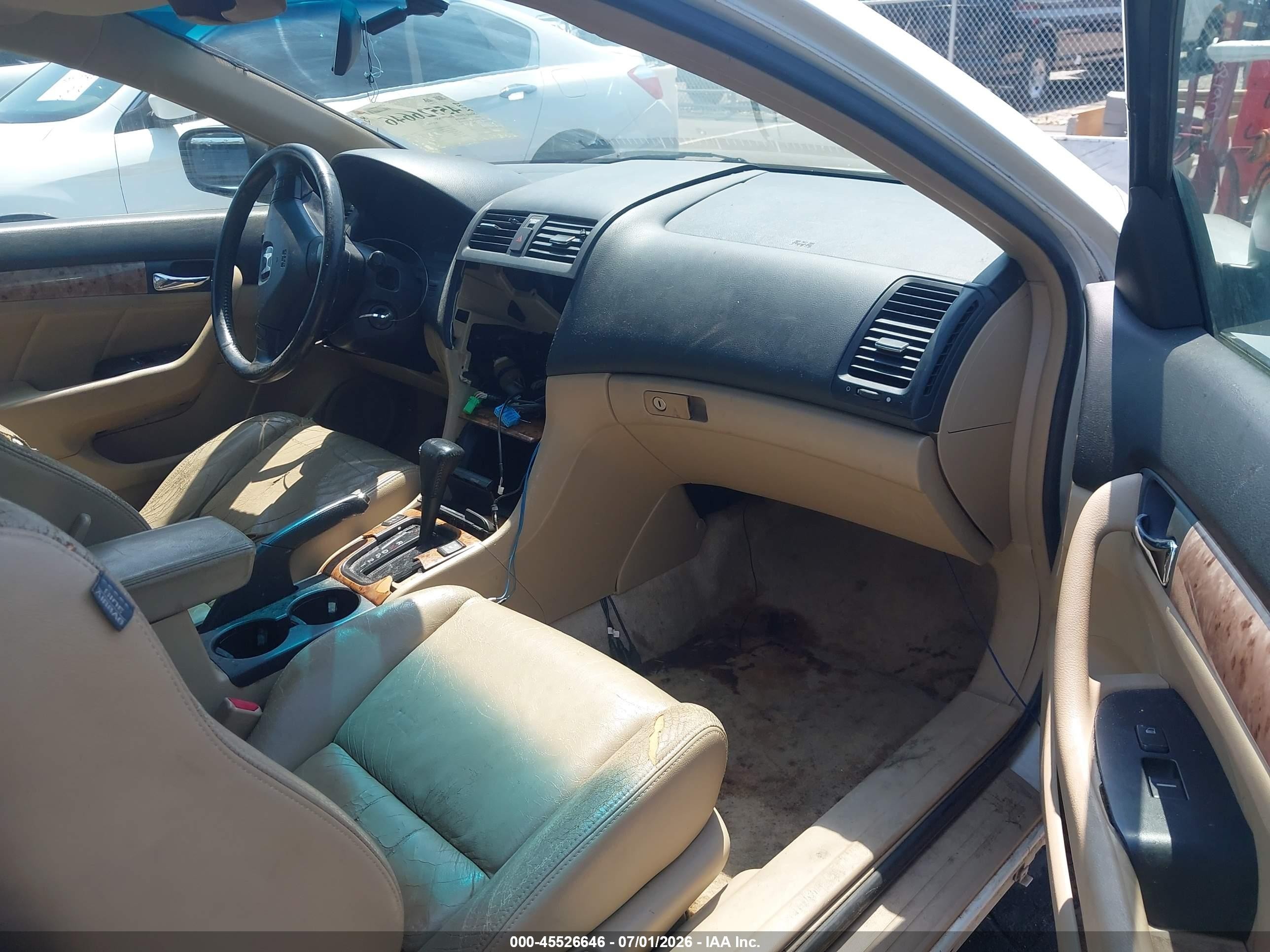 2004 Honda Accord 2.4 Ex White vin: 1HGCM72624A020828