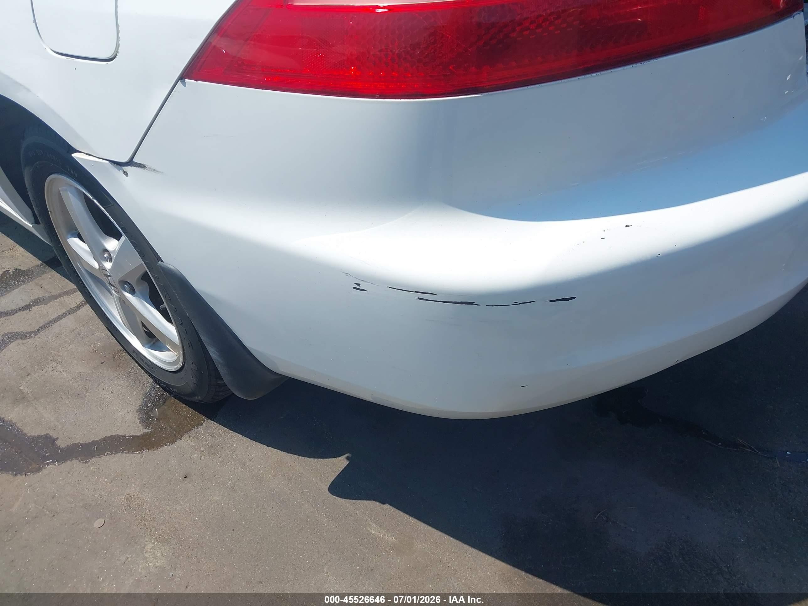 2004 Honda Accord 2.4 Ex White vin: 1HGCM72624A020828
