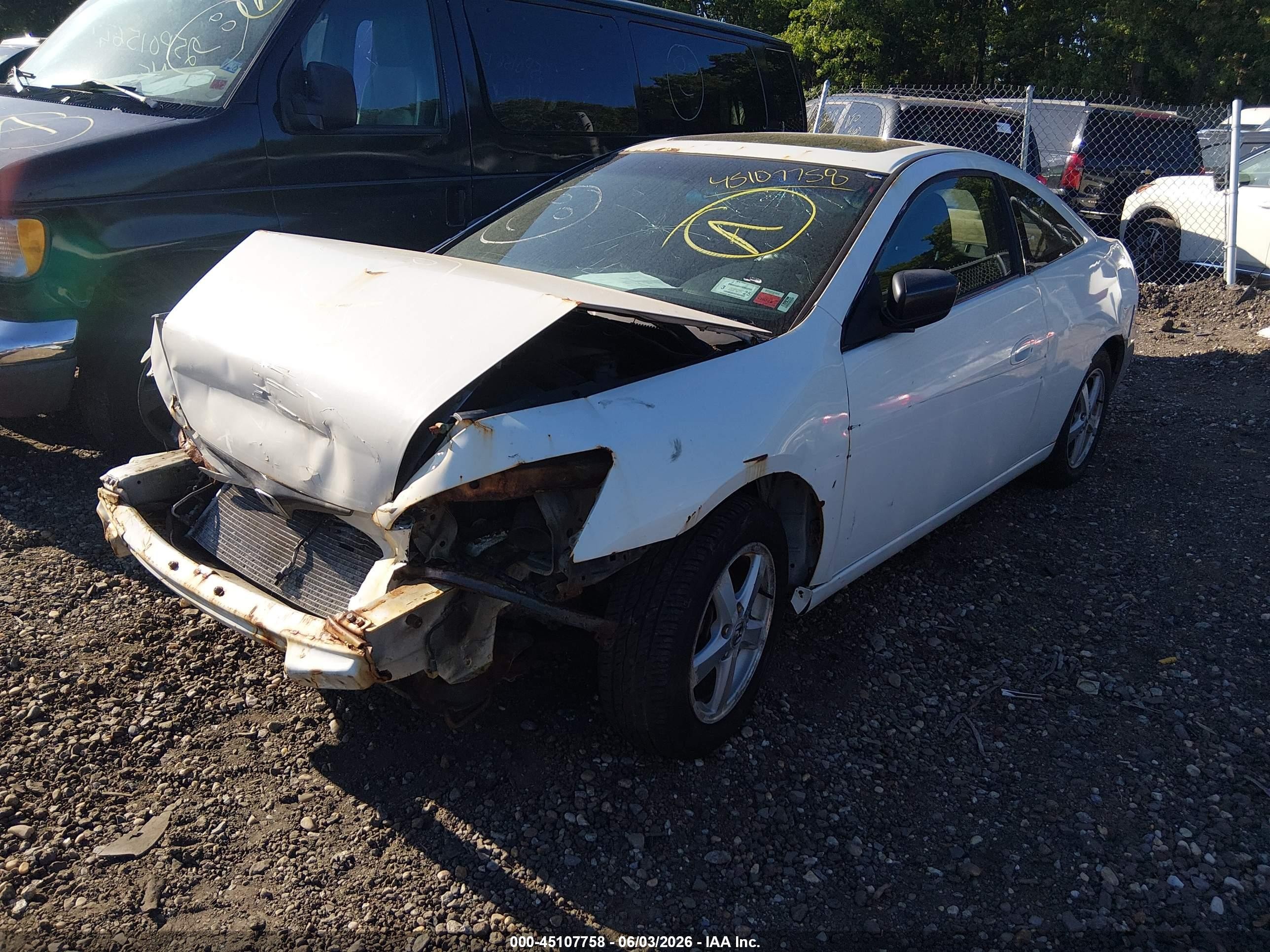 2004 Honda Accord 2.4 Ex White vin: 1HGCM72624A023714
