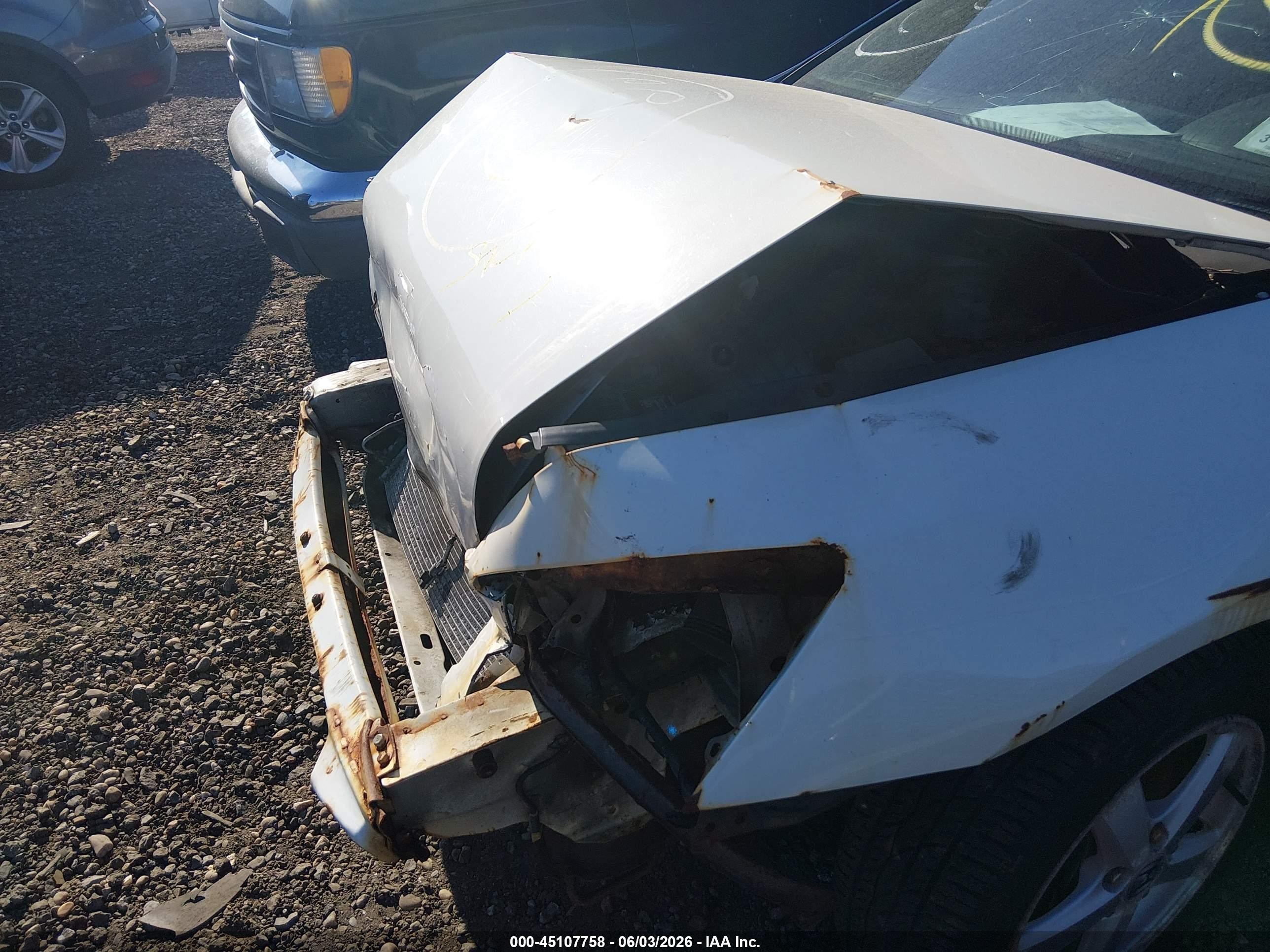 2004 Honda Accord 2.4 Ex White vin: 1HGCM72624A023714
