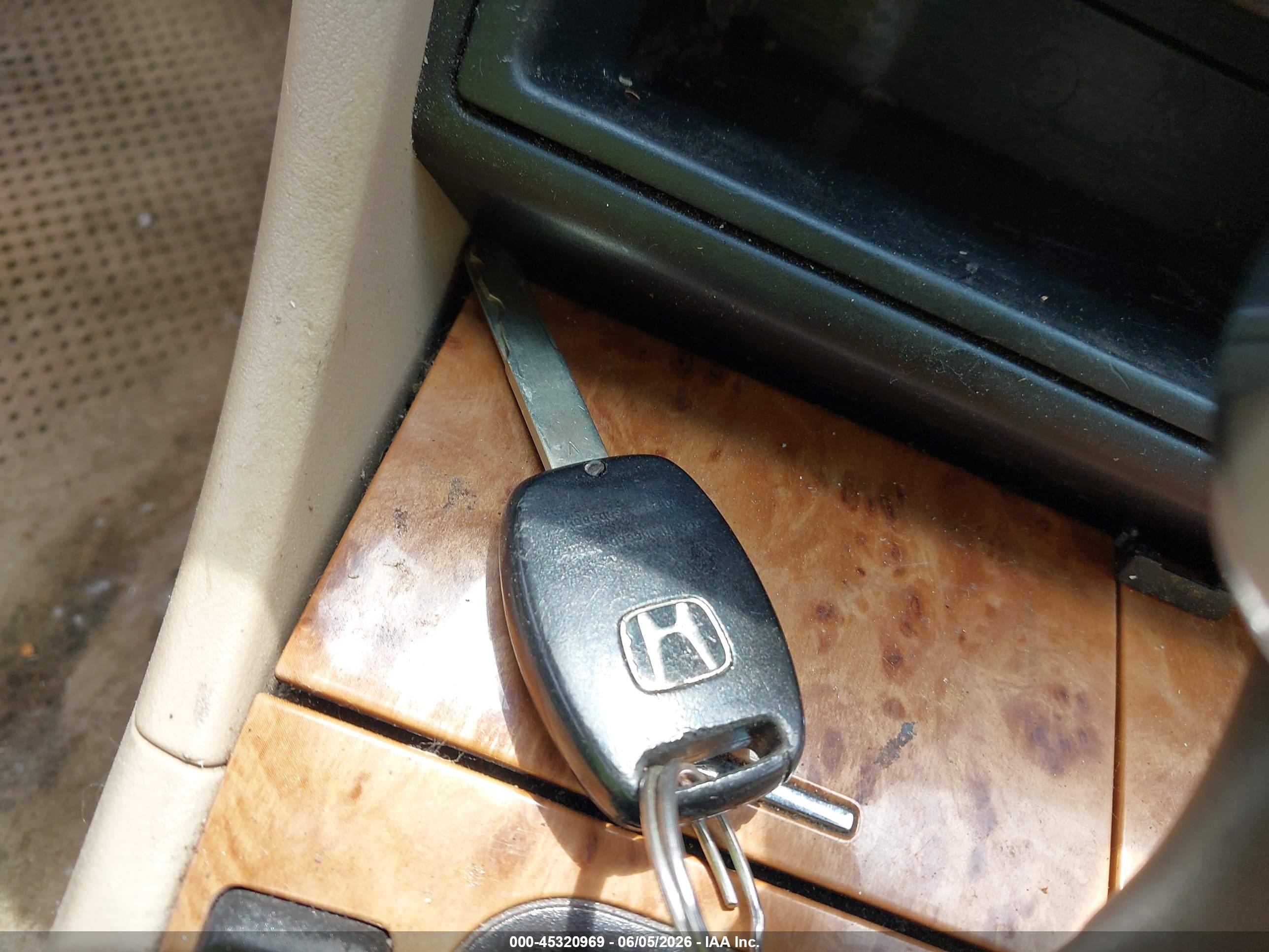2005 Honda Accord 2.4 Ex White vin: 1HGCM72645A016815