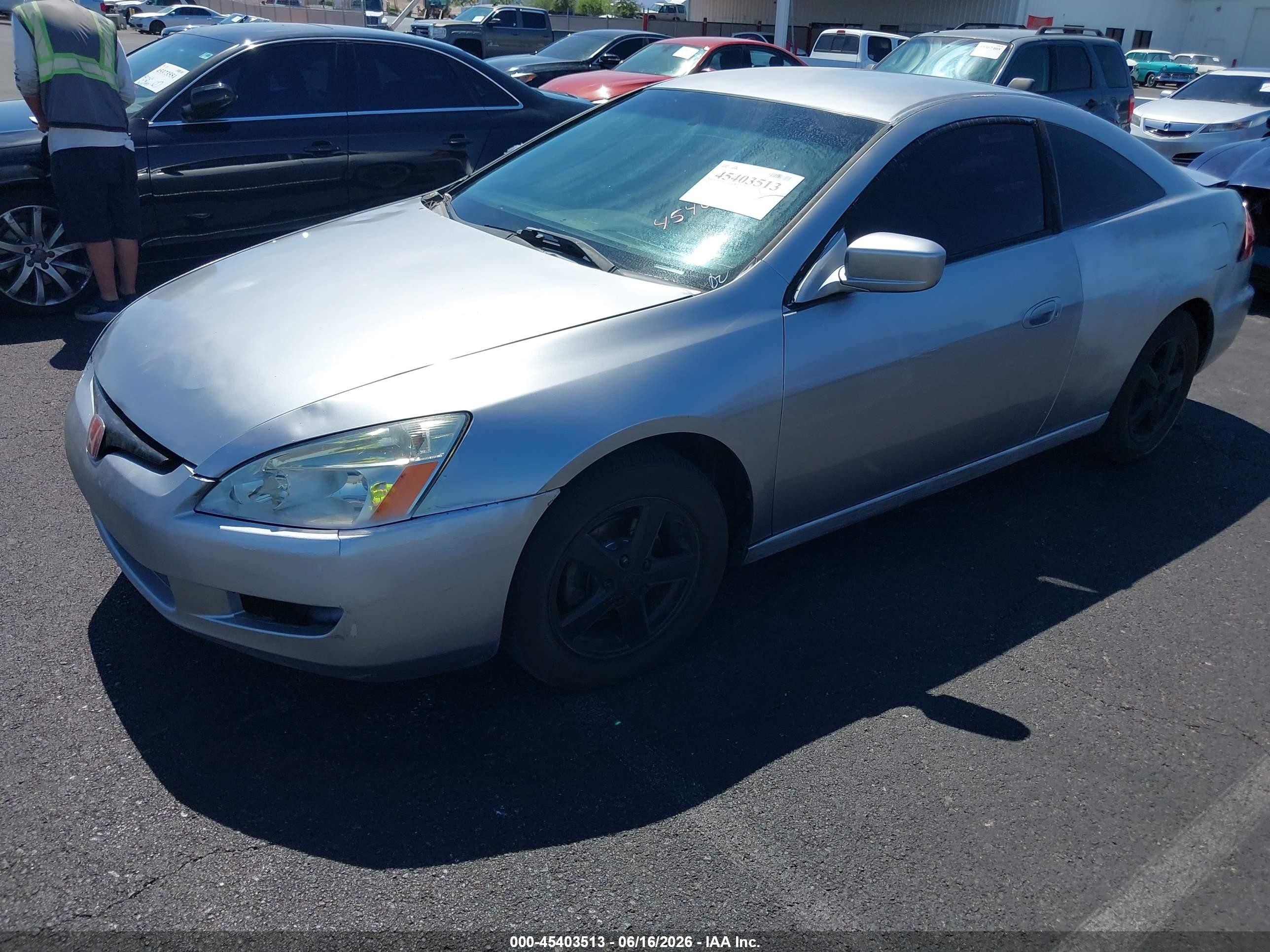 2003 Honda Accord Cpe Lx Серебряный vin: 1HGCM82253A011512