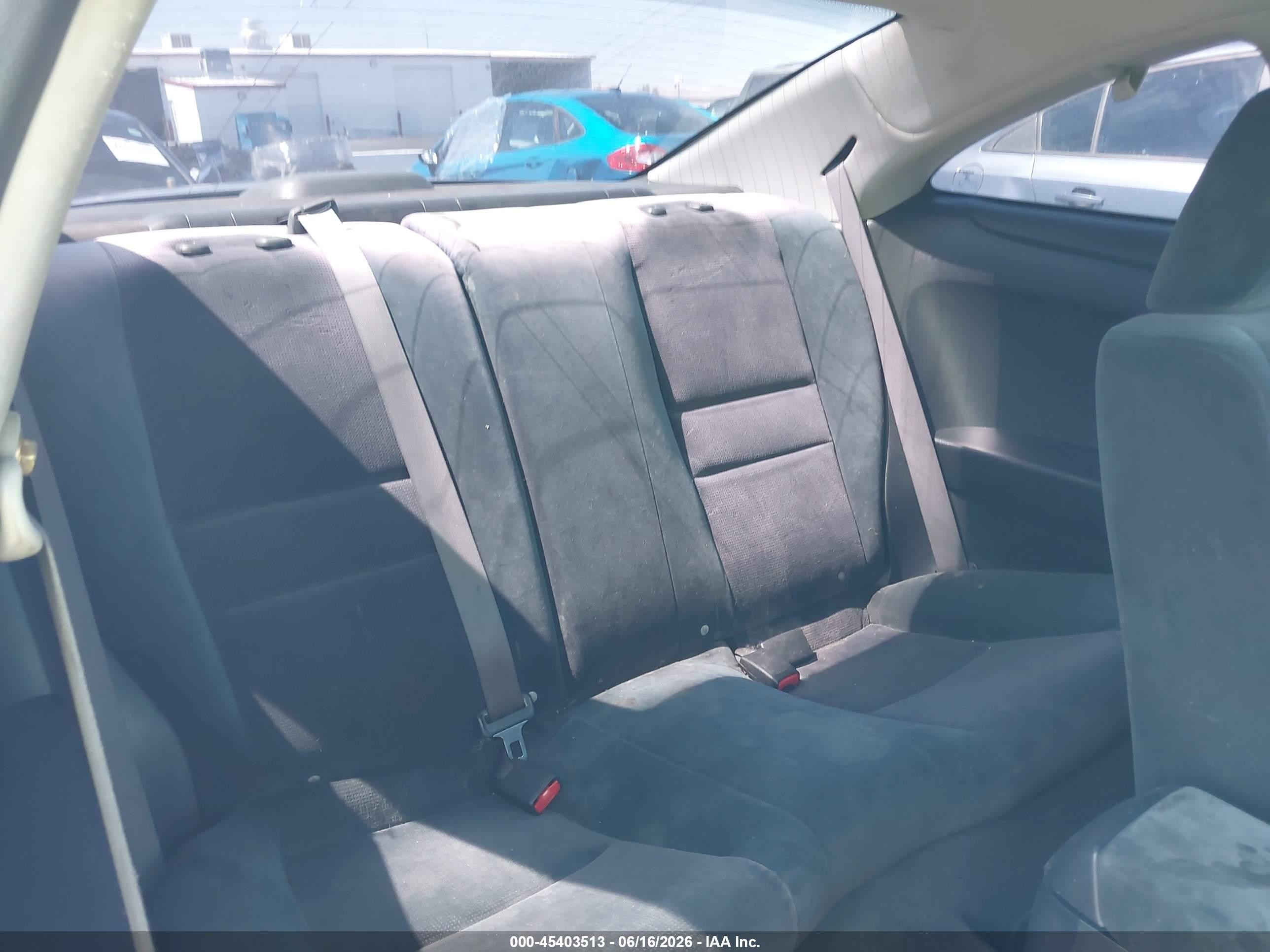 2003 Honda Accord Cpe Lx Серебряный vin: 1HGCM82253A011512