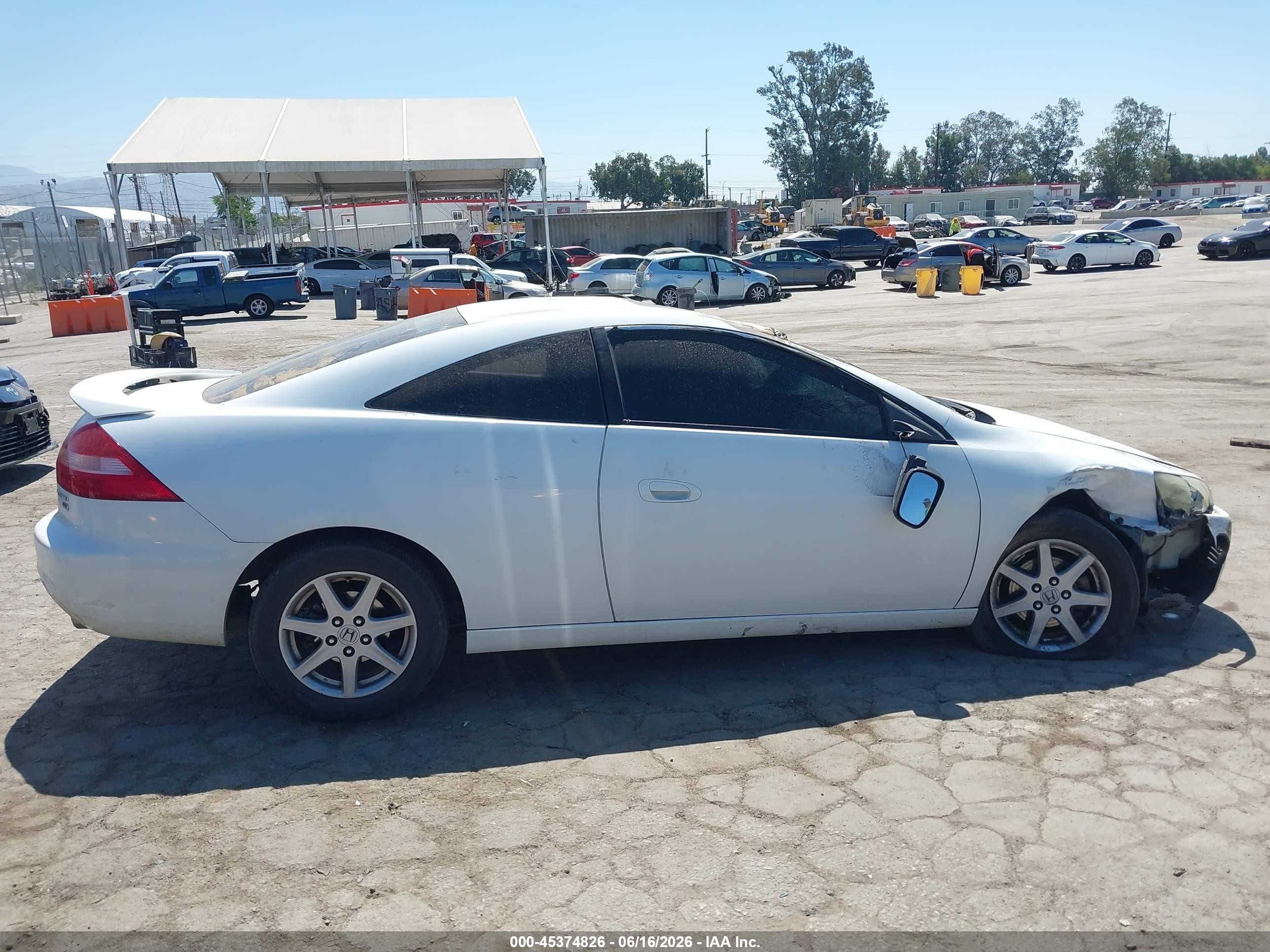 2003 Honda Accord Cpe Ex White vin: 1HGCM82623A023846