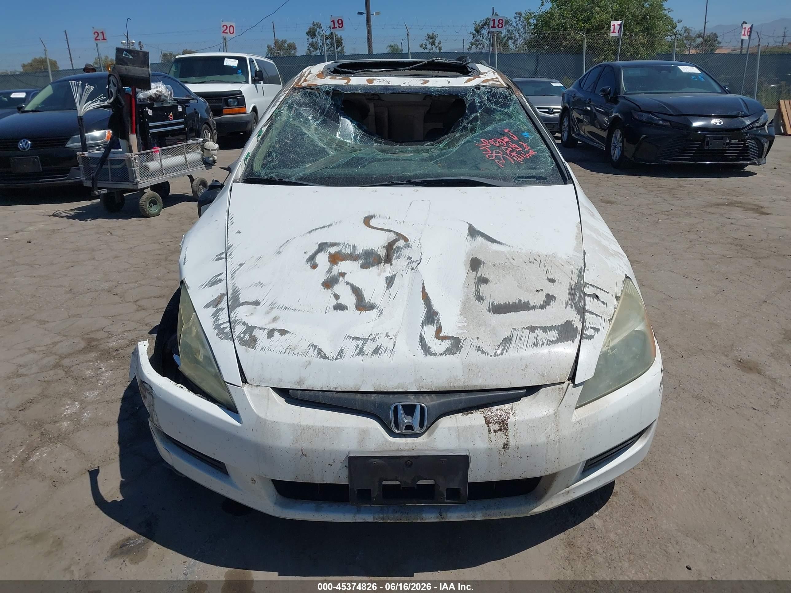 2003 Honda Accord Cpe Ex White vin: 1HGCM82623A023846
