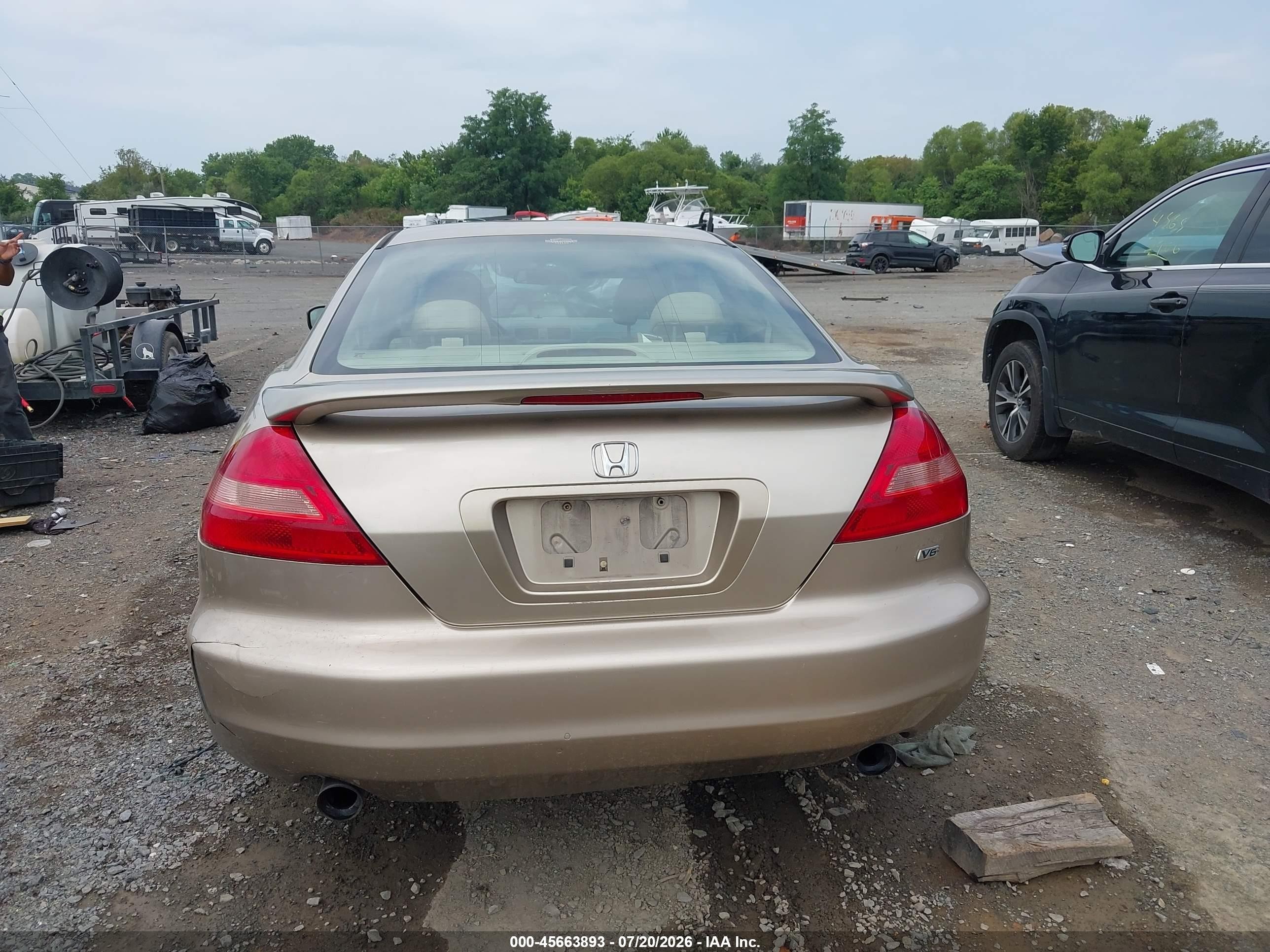 2003 Honda Accord Cpe Ex Gold vin: 1HGCM82673A006136