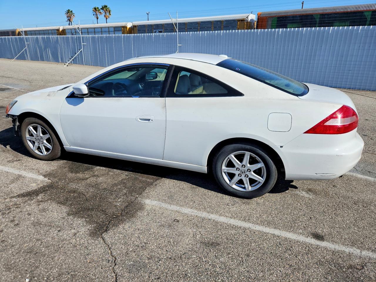 2004 Honda Accord Ex White vin: 1HGCM82674A016019