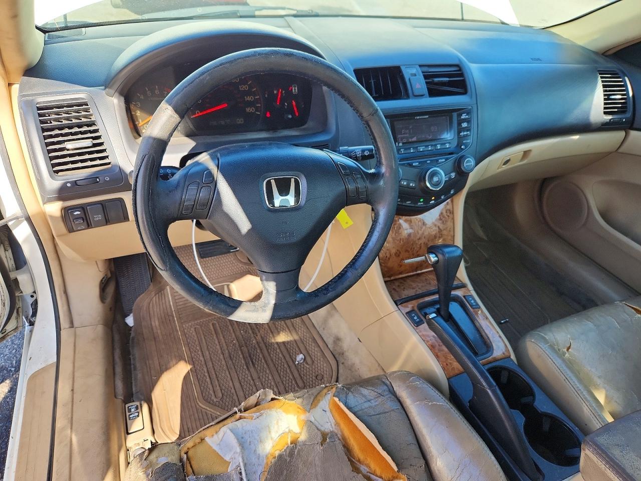 2004 Honda Accord Ex White vin: 1HGCM82674A016019