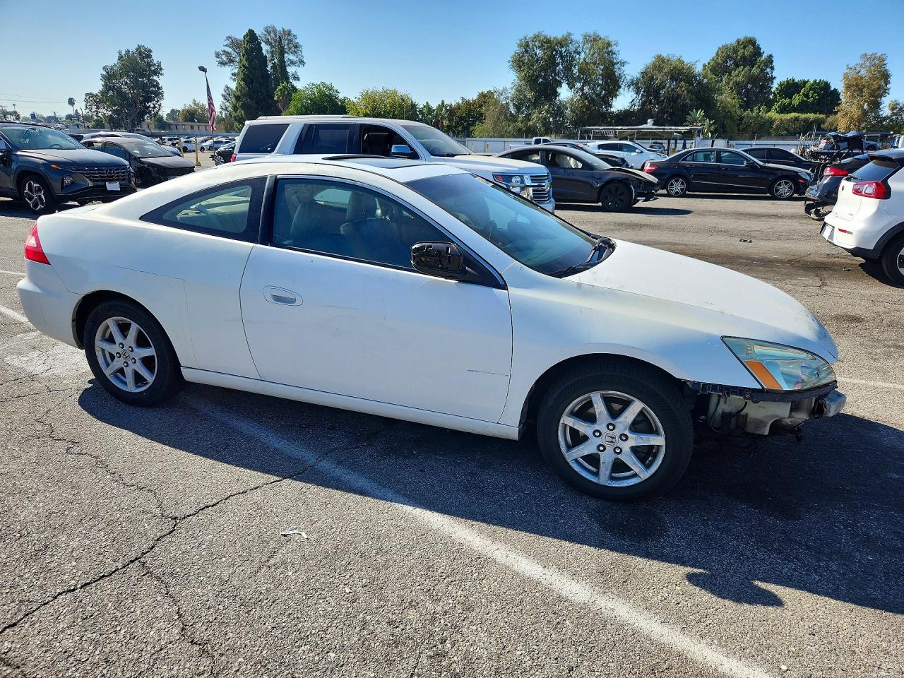 2004 Honda Accord Ex White vin: 1HGCM82674A016019