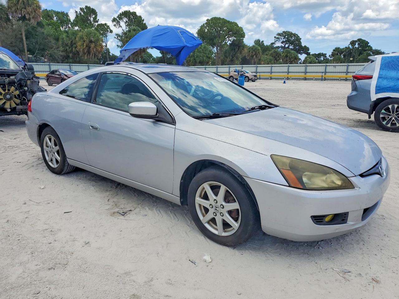 2004 Honda Accord Silver vin: 1HGCM826X4A019125