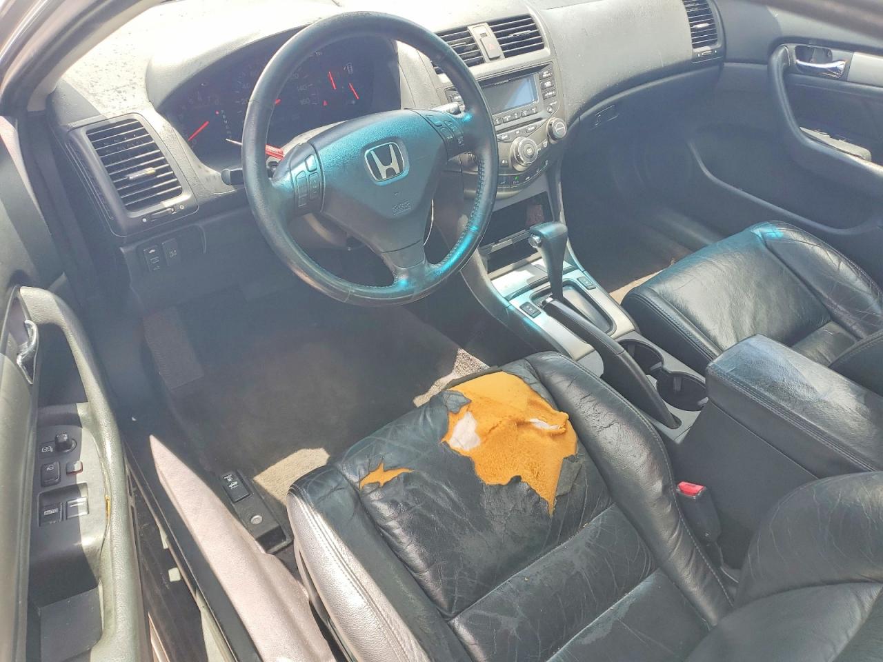 2004 Honda Accord Silver vin: 1HGCM826X4A019125