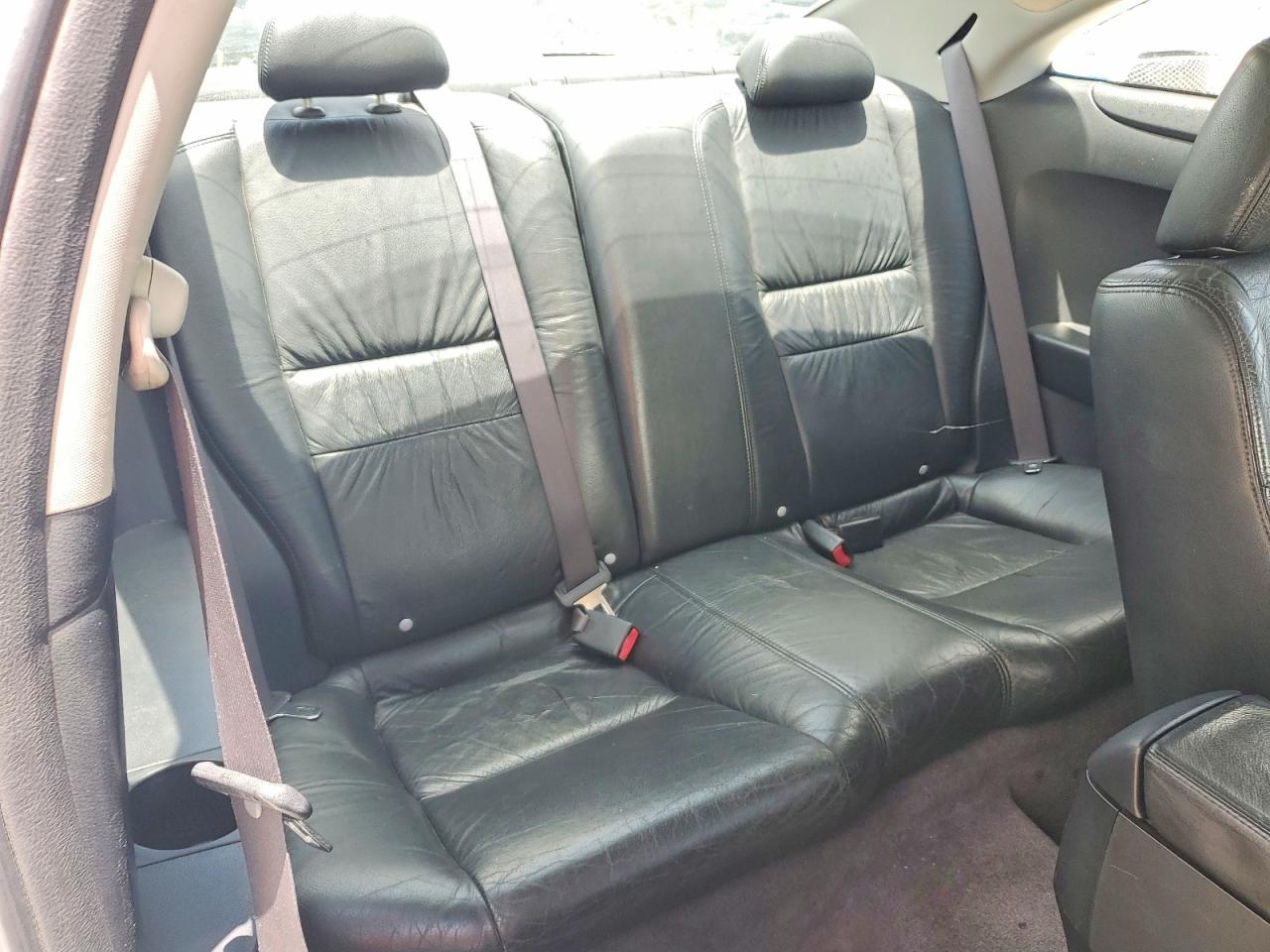 2004 Honda Accord Silver vin: 1HGCM826X4A019125