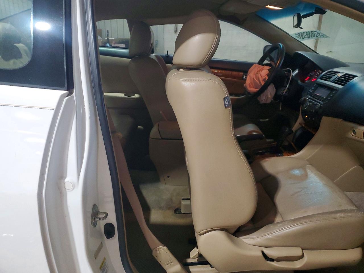 2005 Honda Accord Ex White vin: 1HGCM826X5A000396