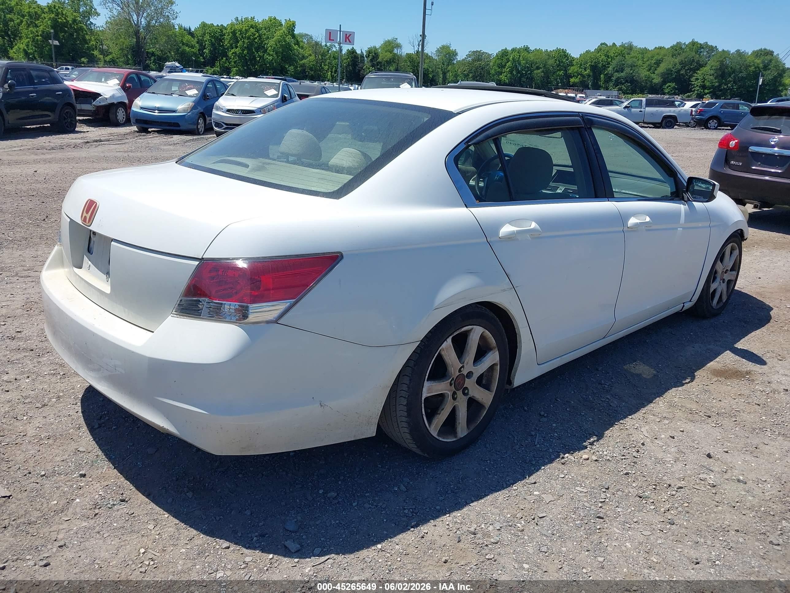 2008 Honda Accord 2.4 Ex White vin: 1HGCP25778A006301