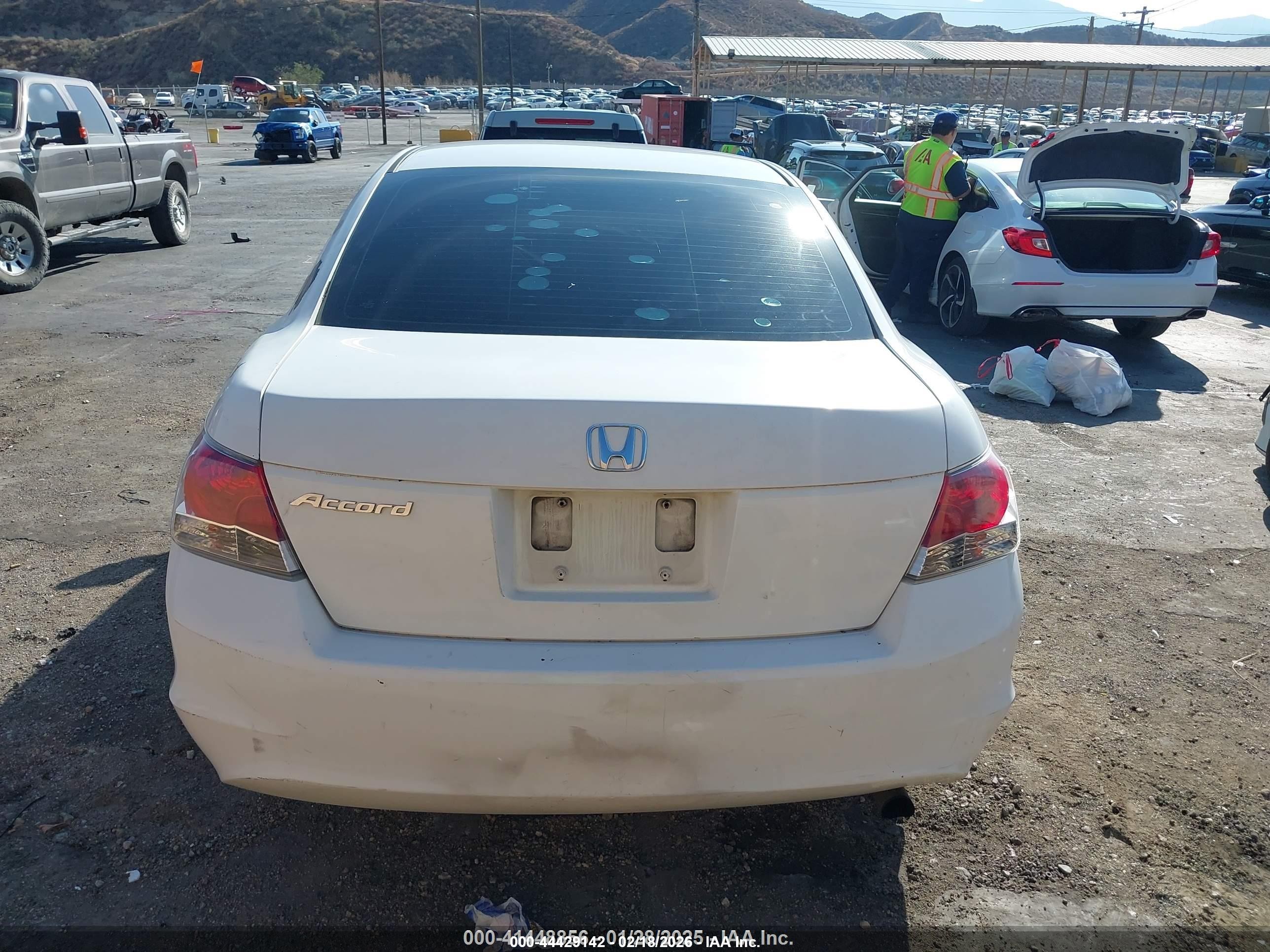 2008 Honda Accord 2.4 Lx White vin: 1HGCP26308A117980