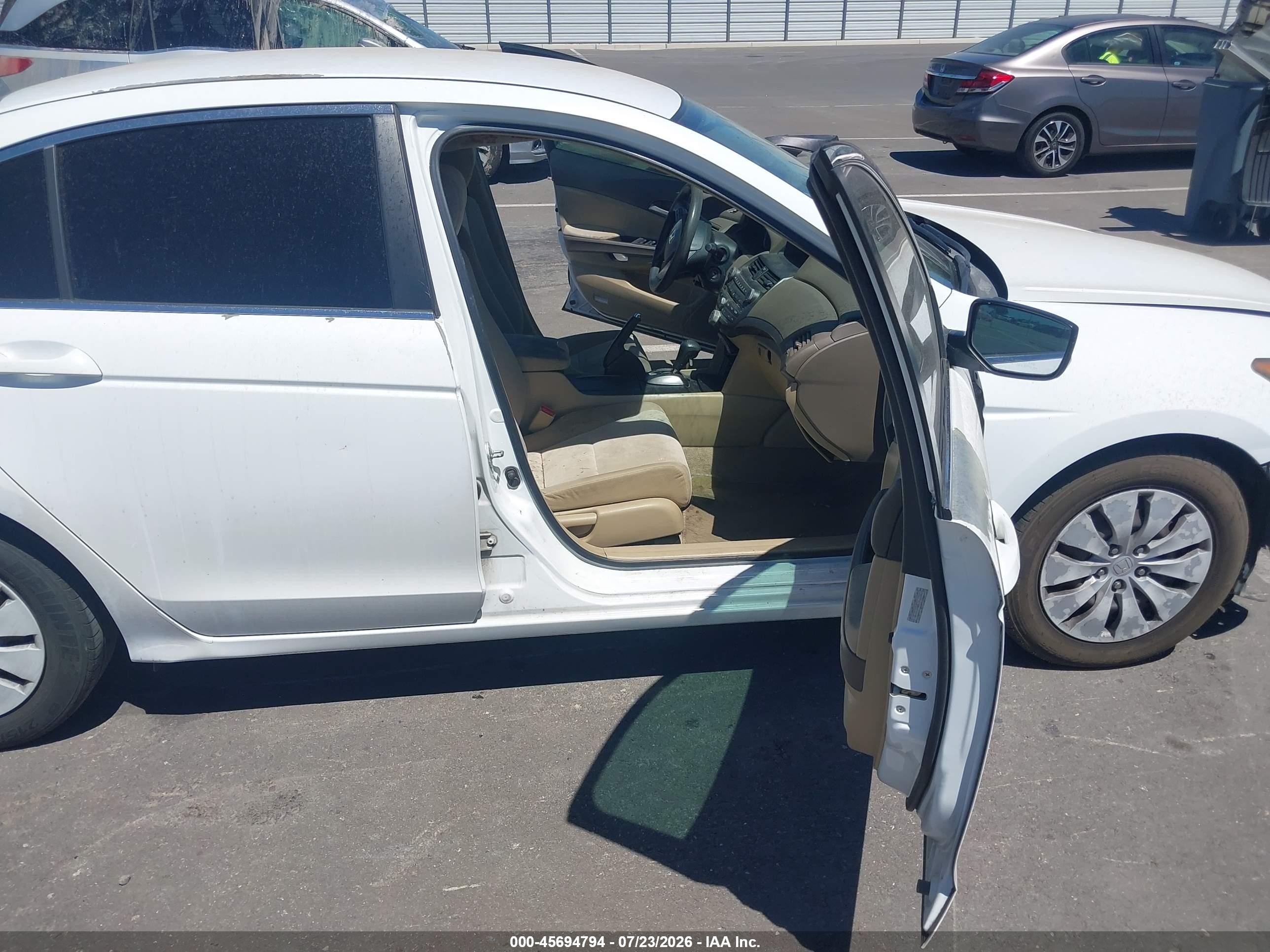 2009 Honda Accord 2.4 Lx White vin: 1HGCP26309A012101