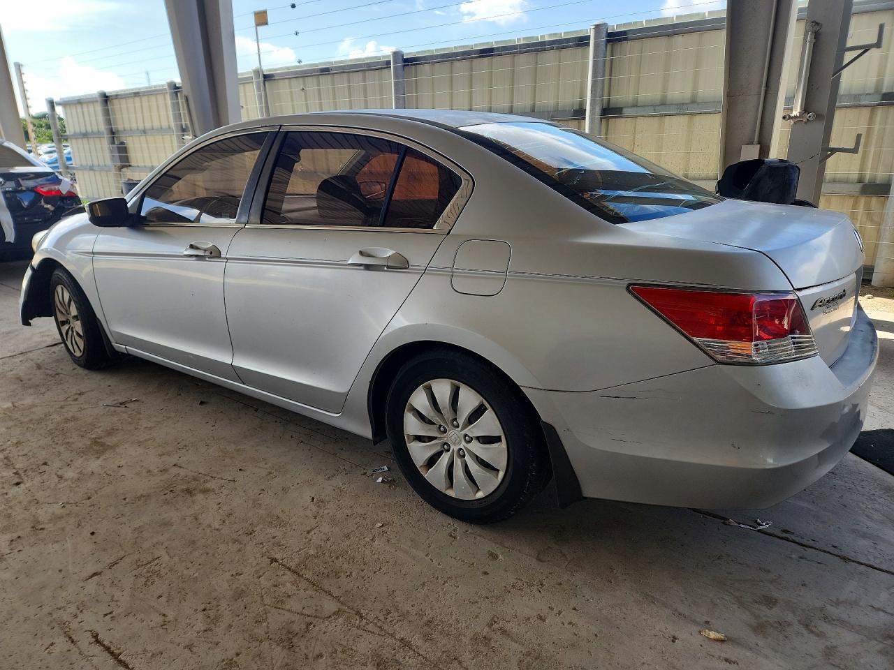 2009 Honda Accord Lx Silver vin: 1HGCP26309A090684