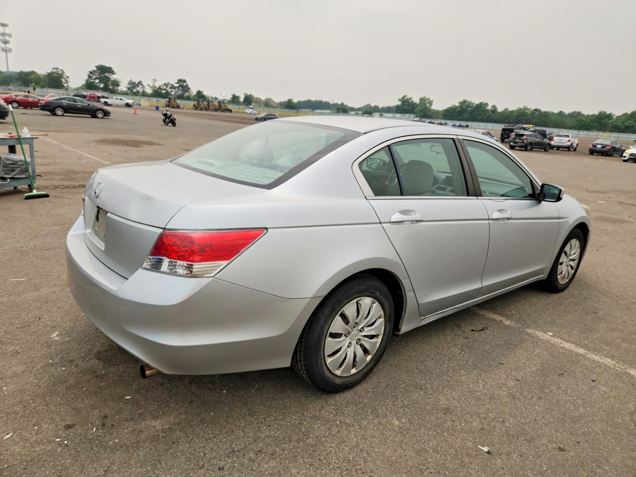 2009 Honda Accord Lx Silver vin: 1HGCP26309A175119