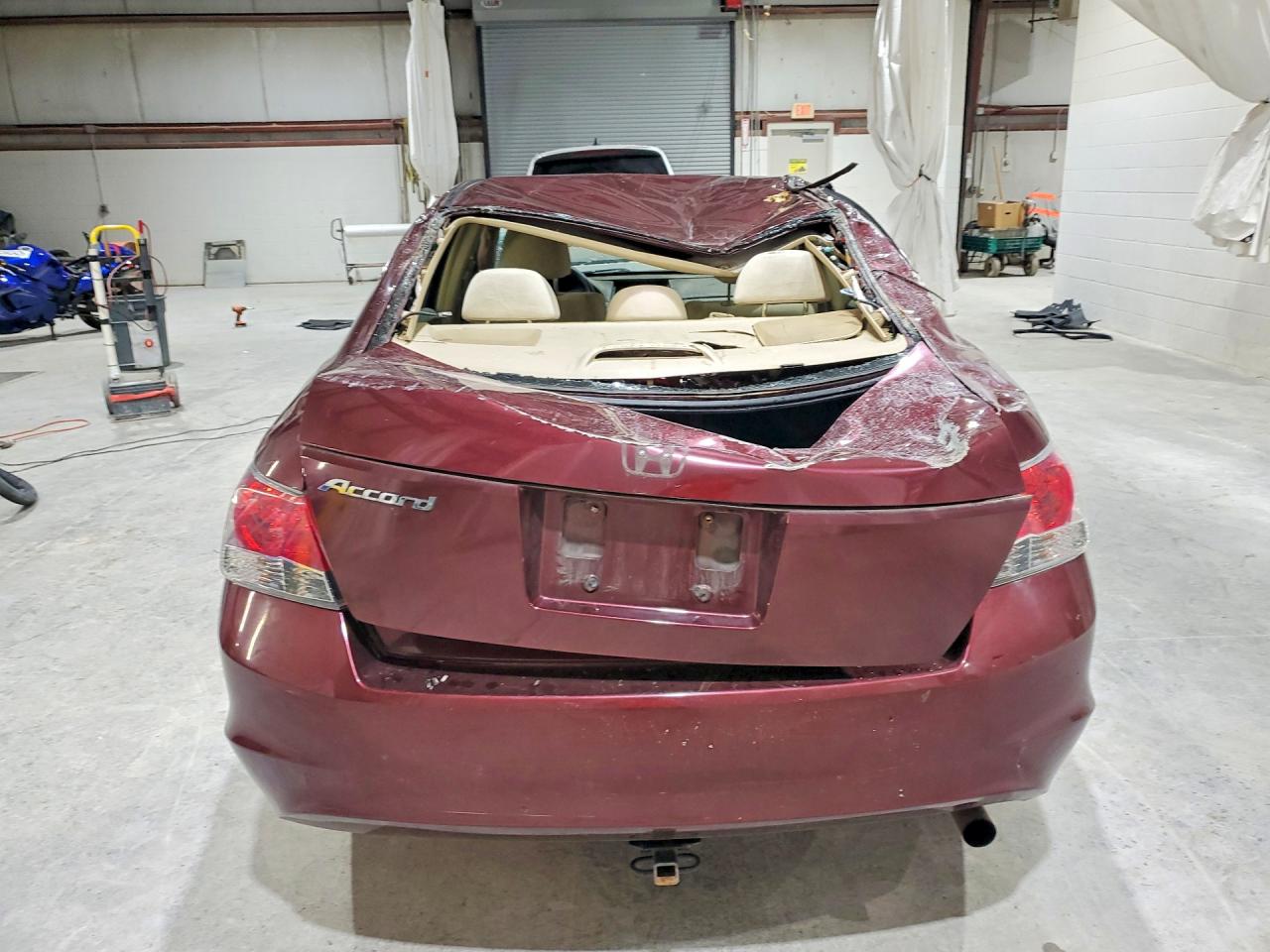 2009 Honda Accord Lx Burgundy vin: 1HGCP26319A107315