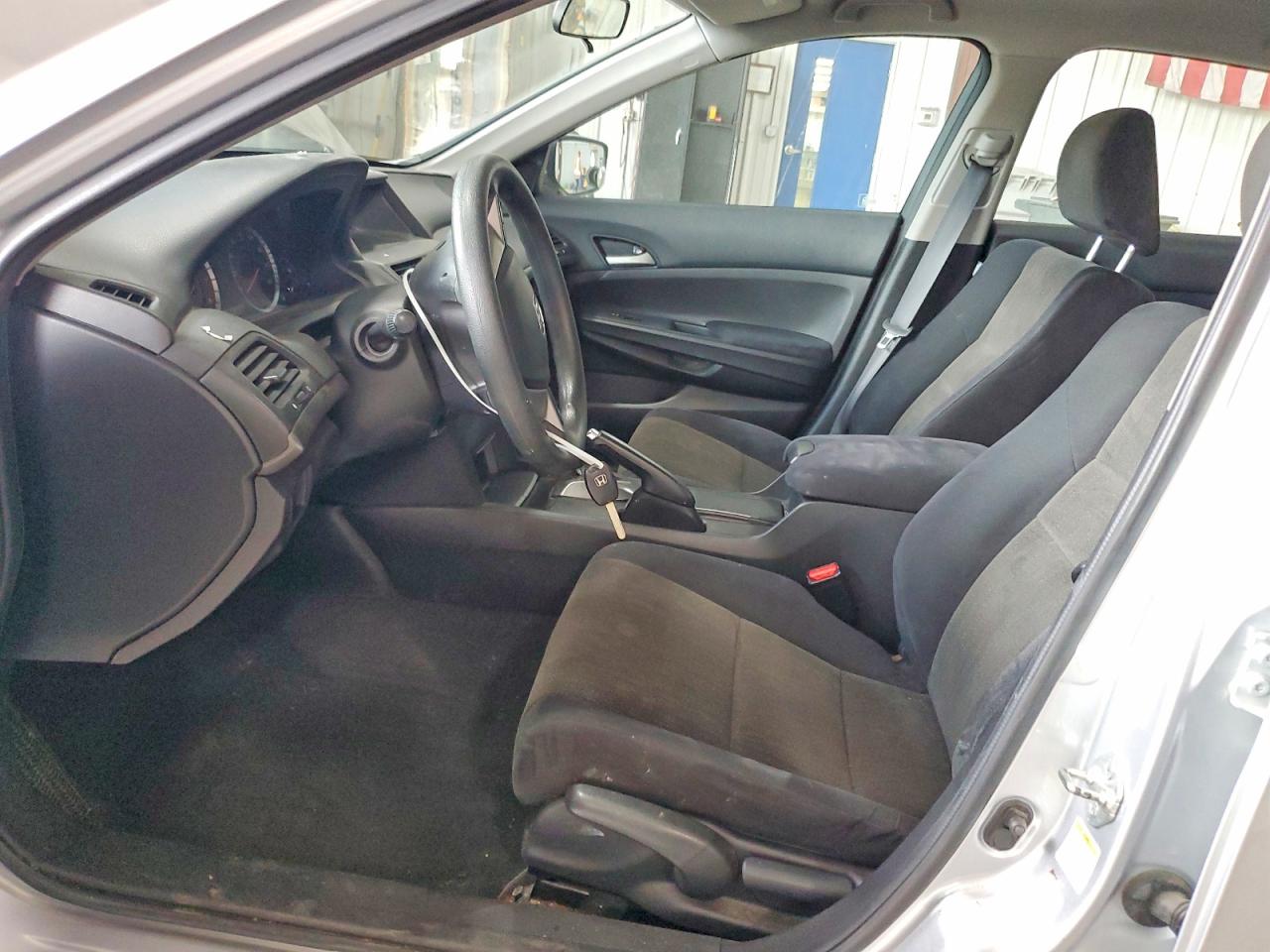2009 Honda Accord Lx Silver vin: 1HGCP26319A117908