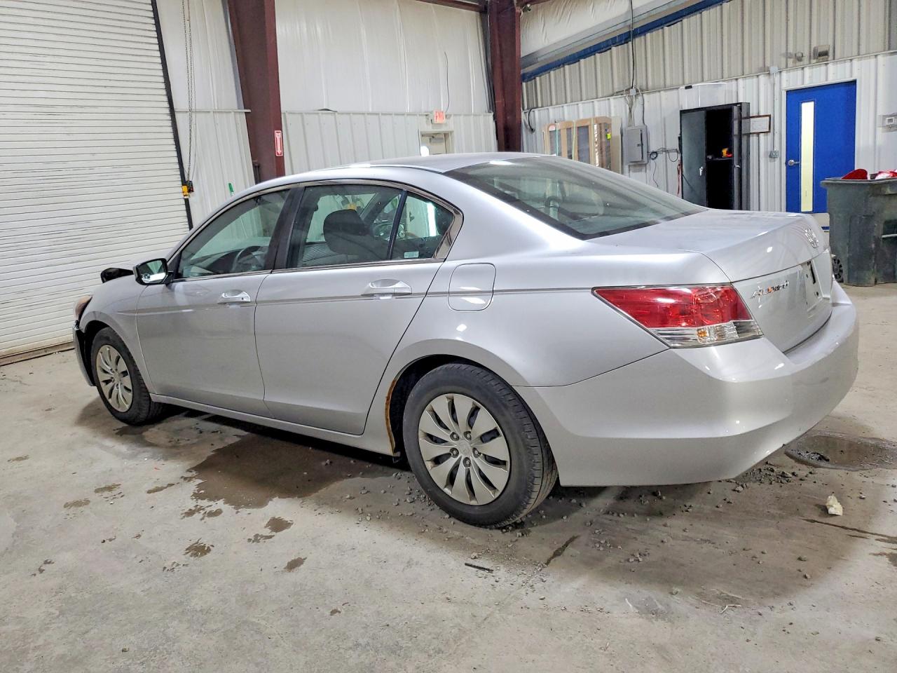 2009 Honda Accord Lx Silver vin: 1HGCP26319A117908