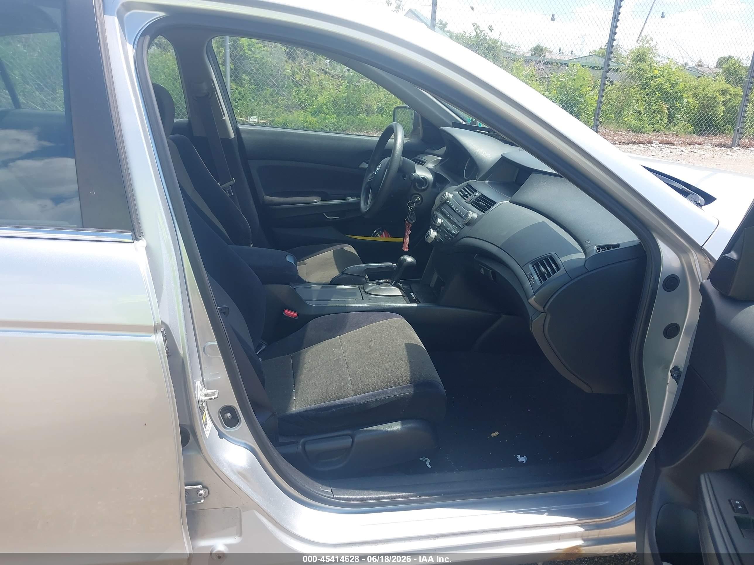 2008 Honda Accord 2.4 Lx Silver vin: 1HGCP26328A160149