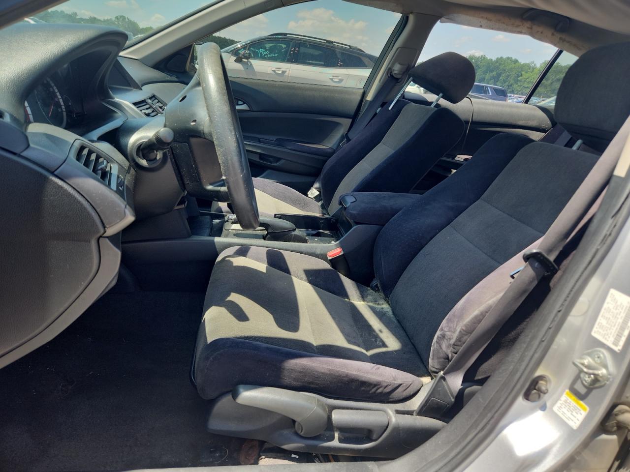 2008 Honda Accord Lx Silver vin: 1HGCP26328A166422