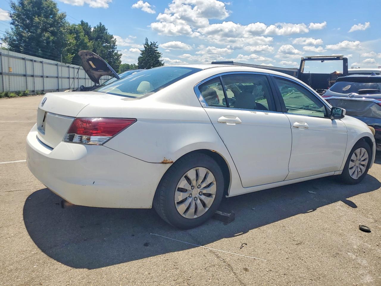 2008 Honda Accord Lx Белый vin: 1HGCP26338A009823