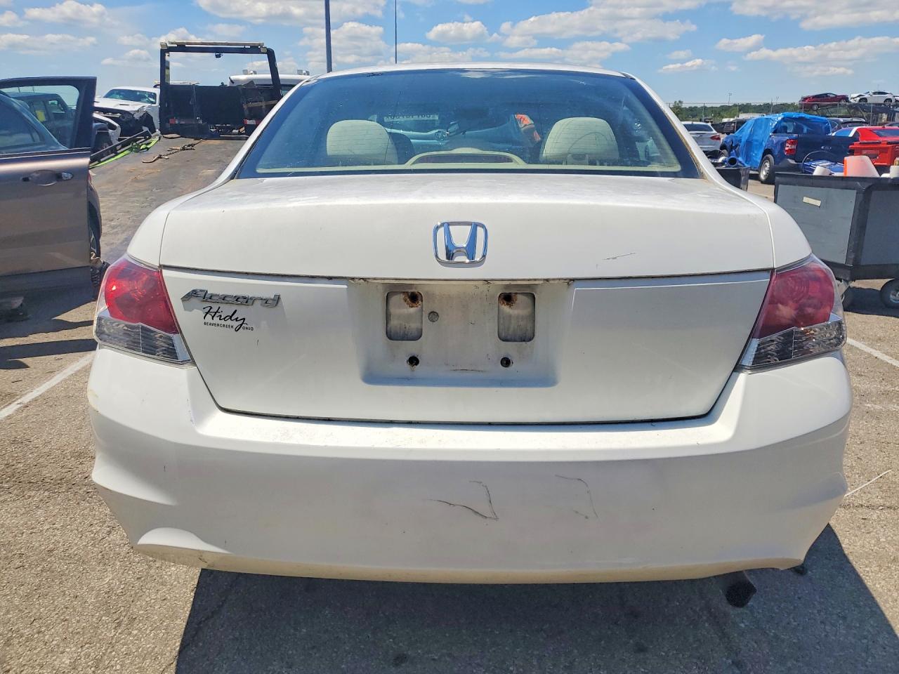 2008 Honda Accord Lx Белый vin: 1HGCP26338A009823