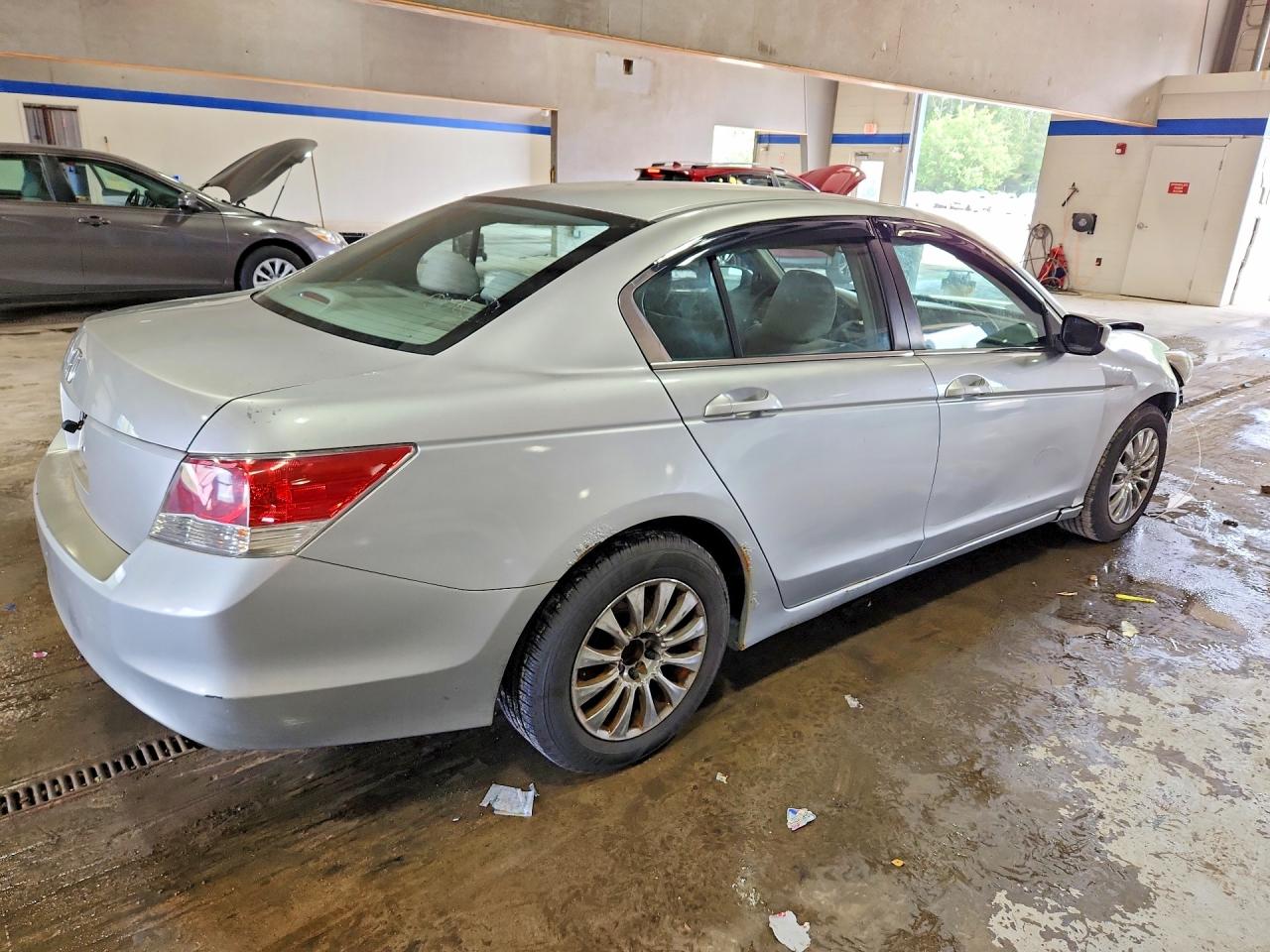 2008 Honda Accord Lx Silver vin: 1HGCP26338A059797